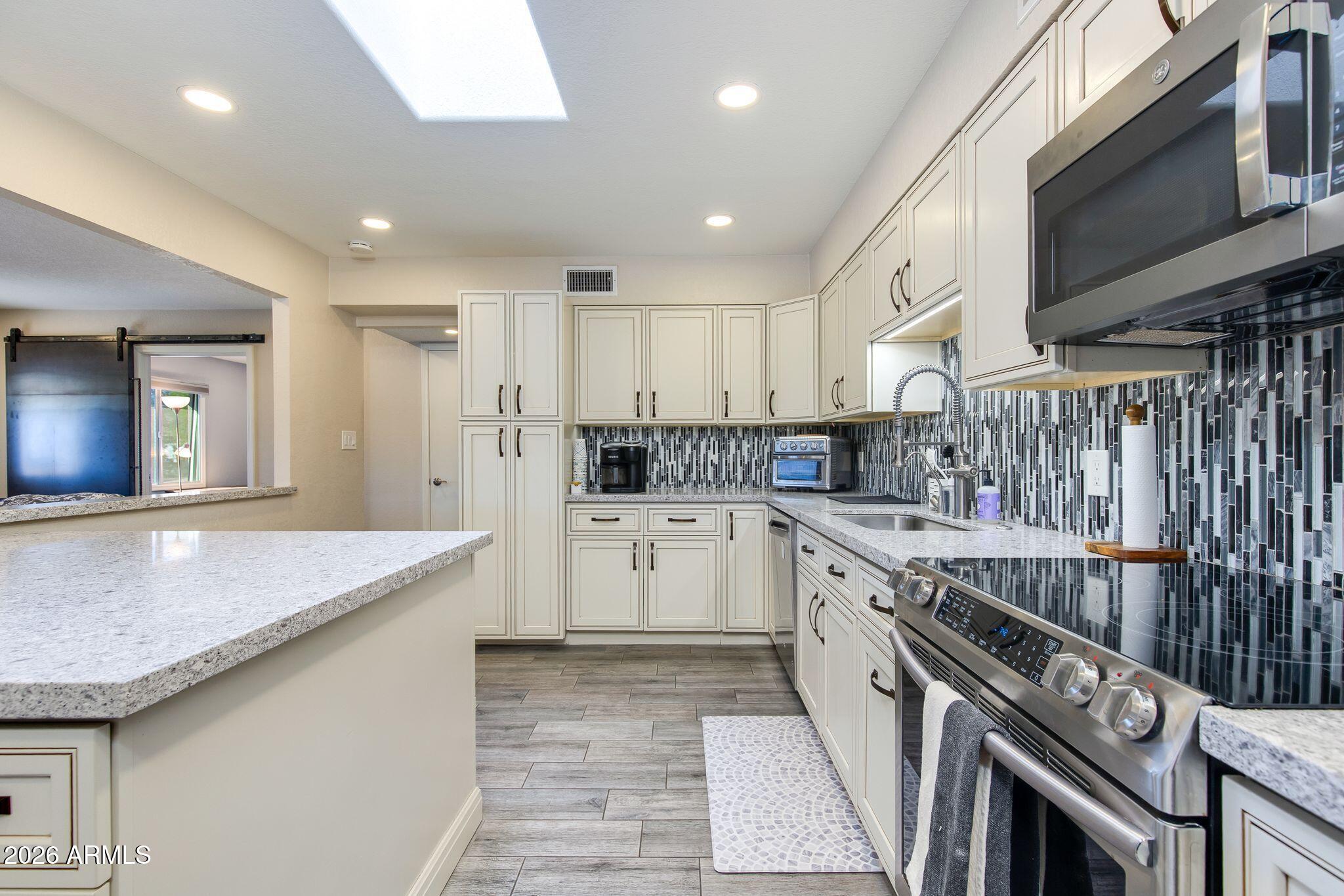 14843 N 36TH Place