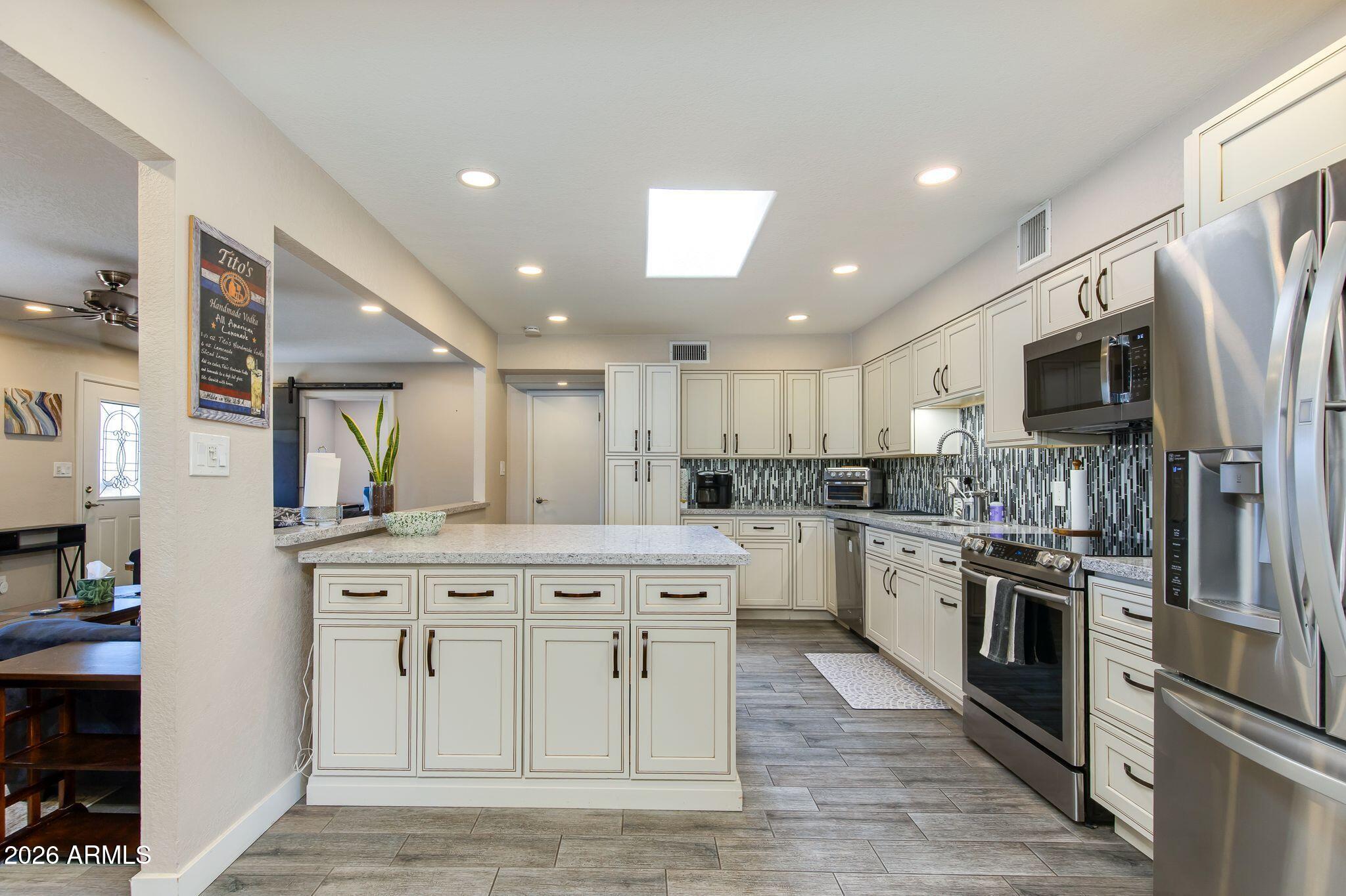 14843 N 36TH Place