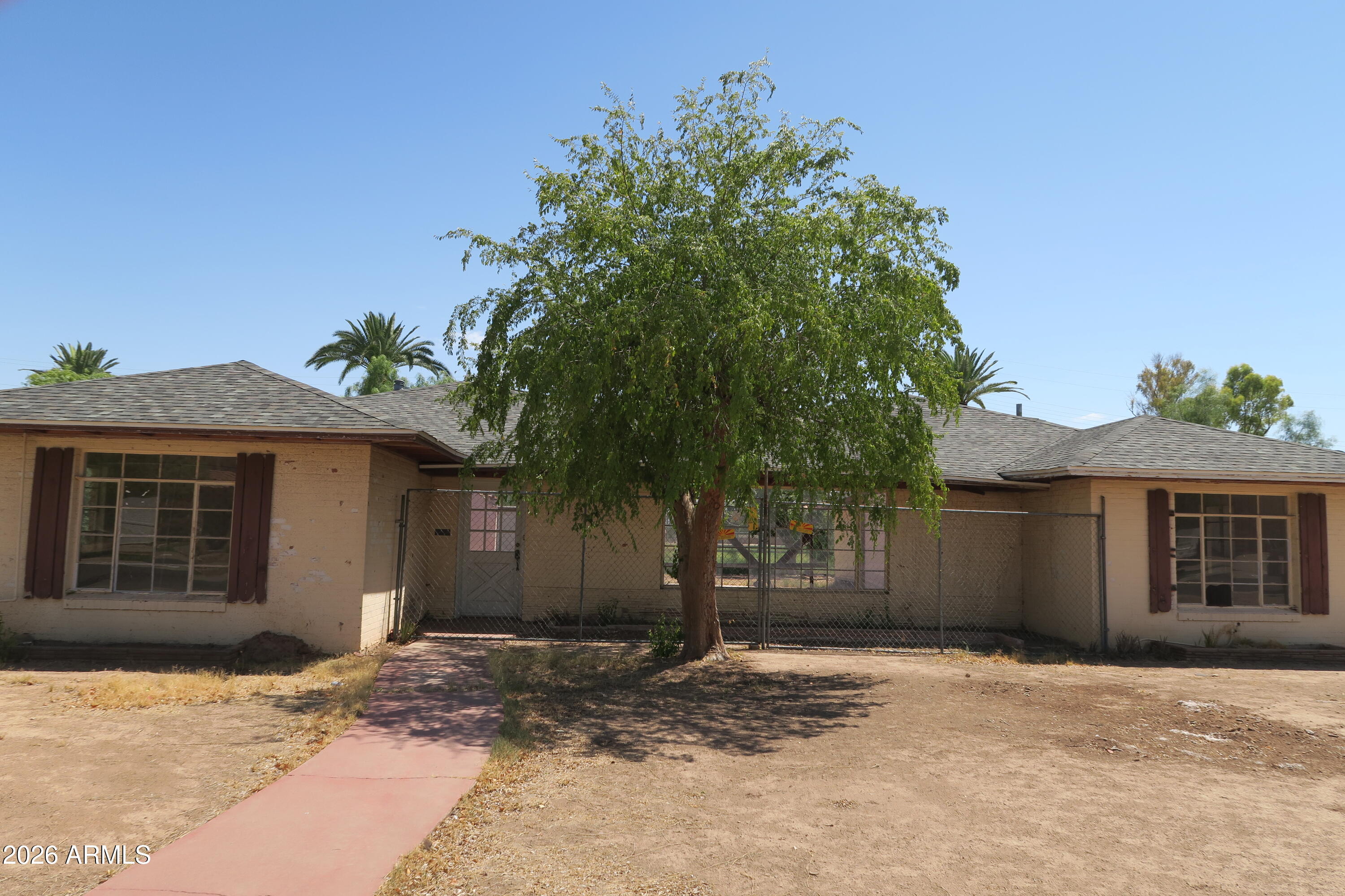 1307 W EDGEMONT Avenue