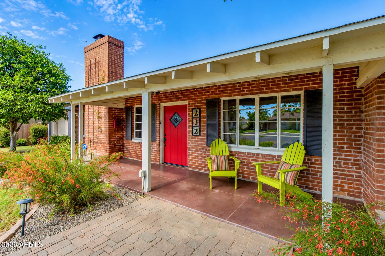 232 E MEDLOCK Drive