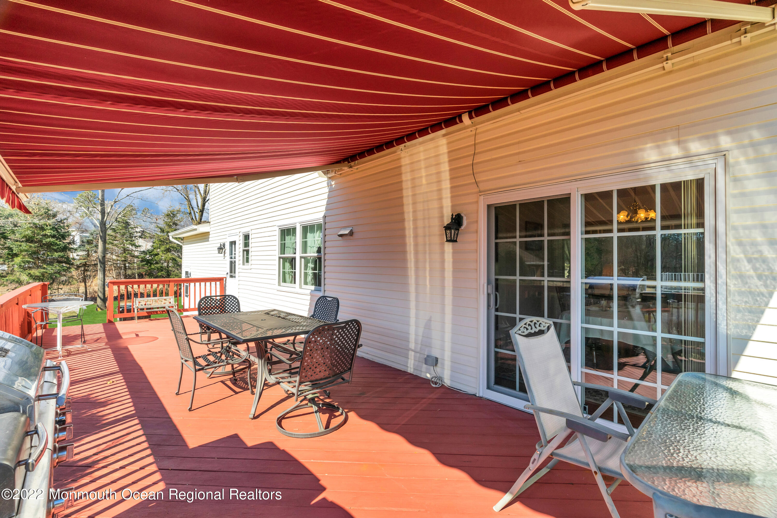 365 W Commodore Boulevard