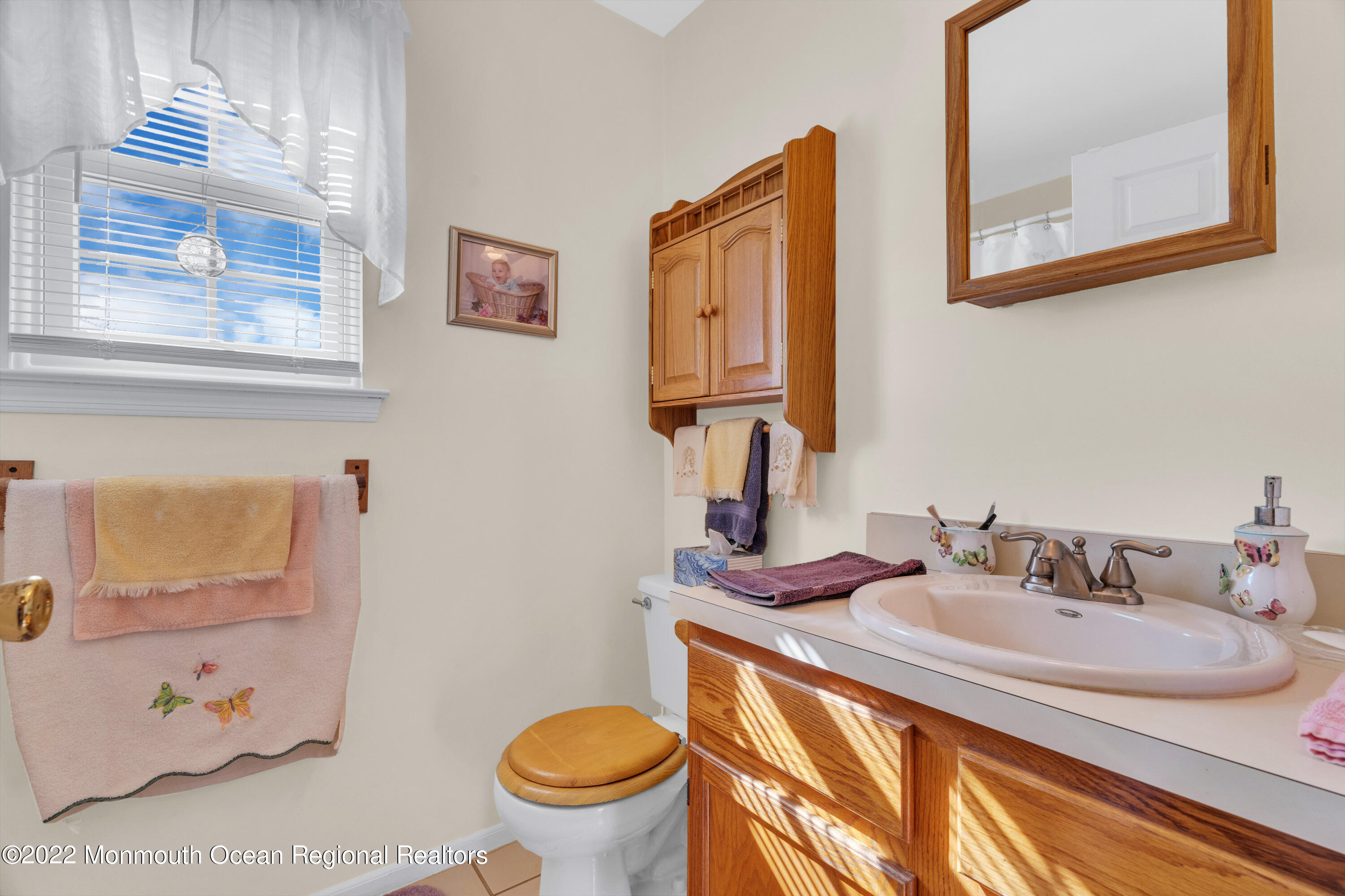 365 W Commodore Boulevard