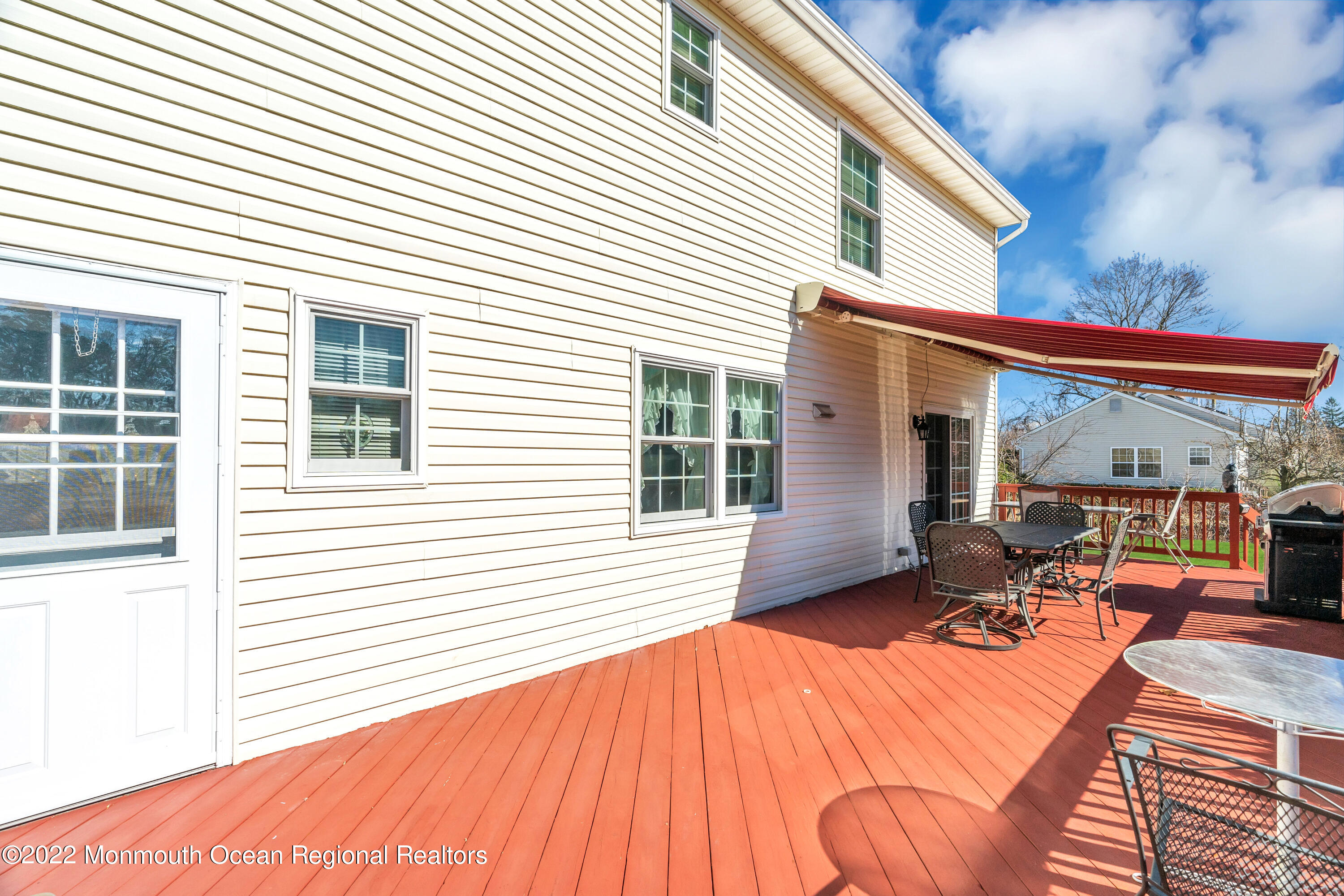 365 W Commodore Boulevard