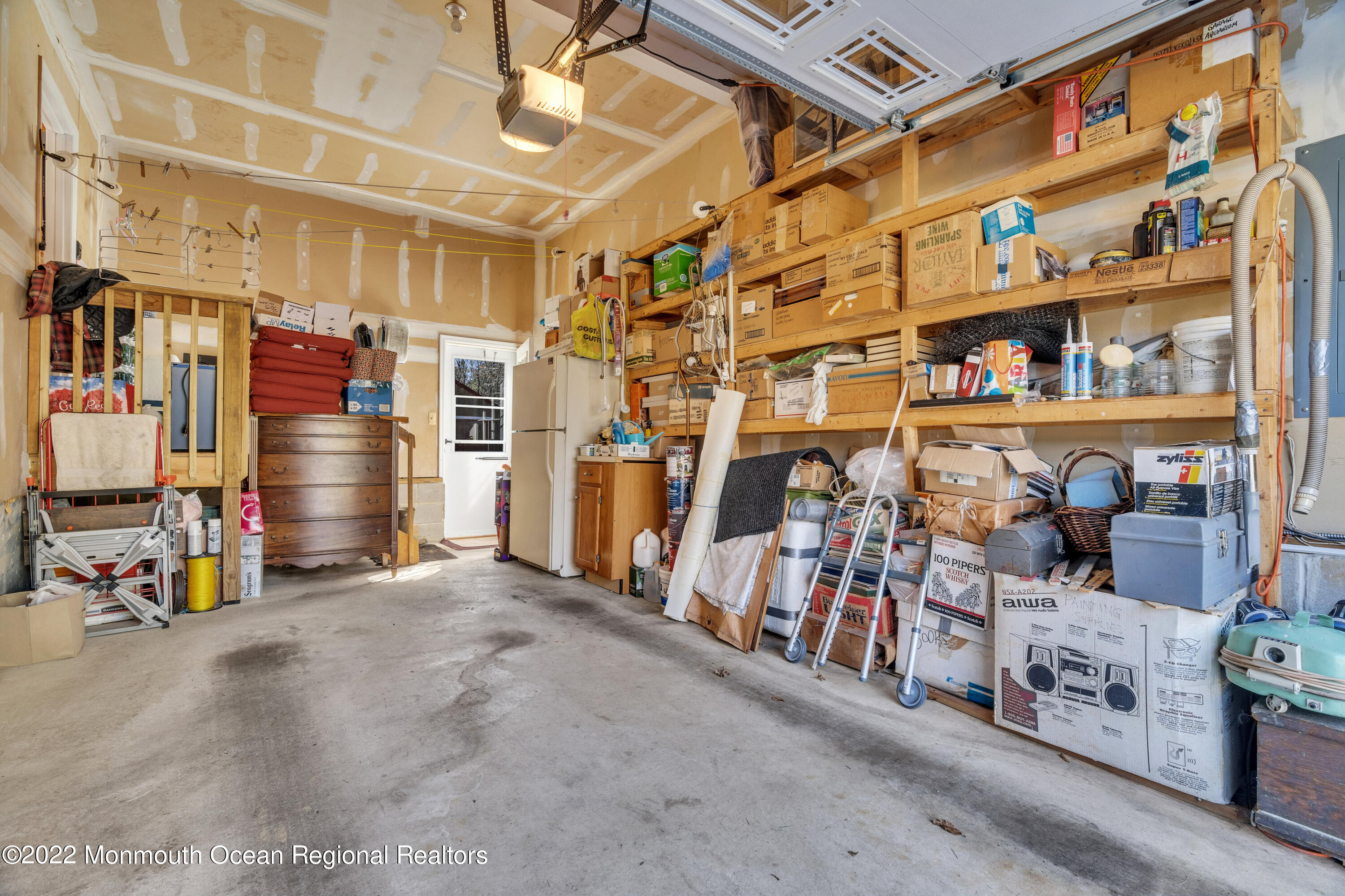 365 W Commodore Boulevard