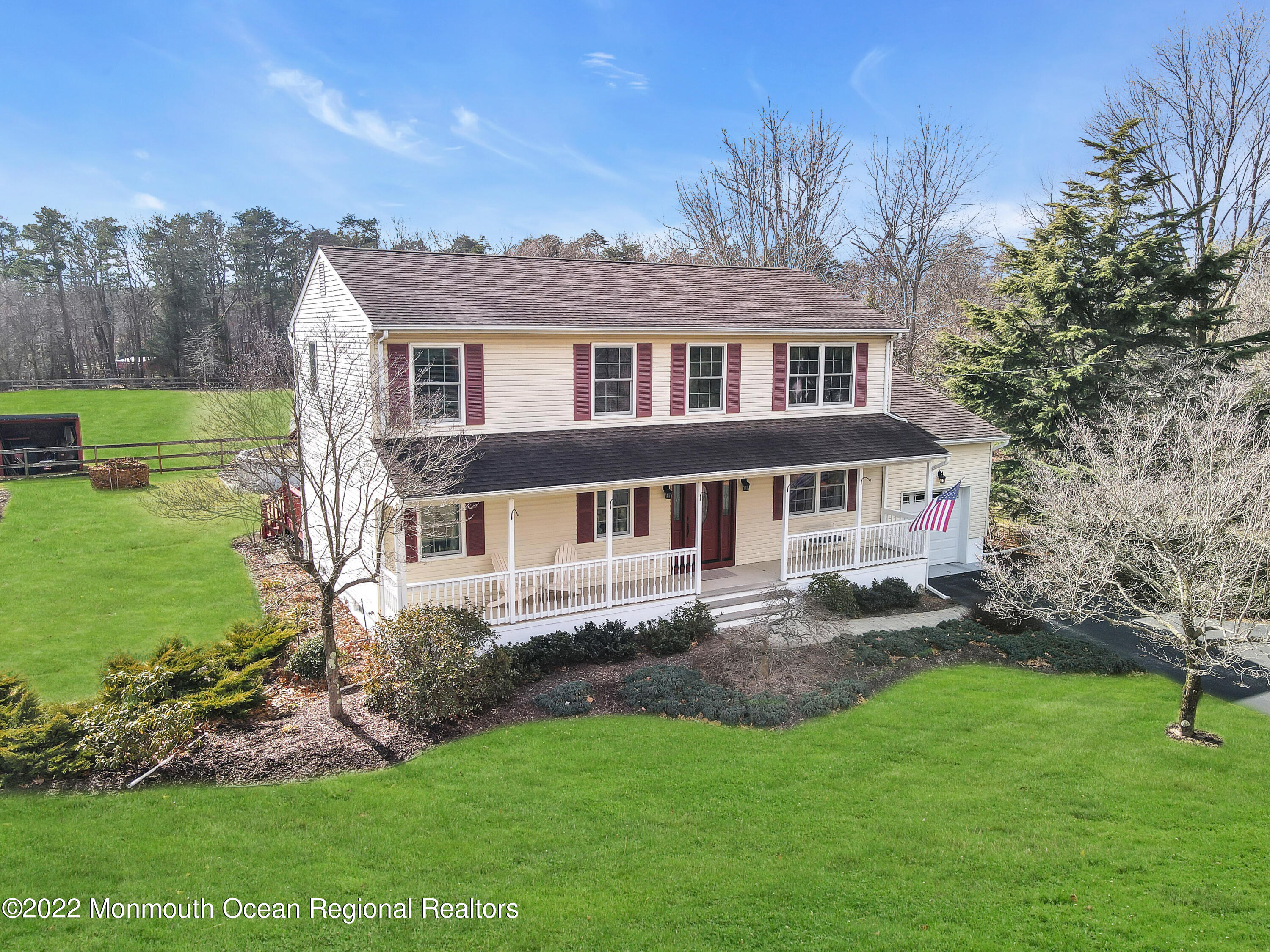 365 W Commodore Boulevard