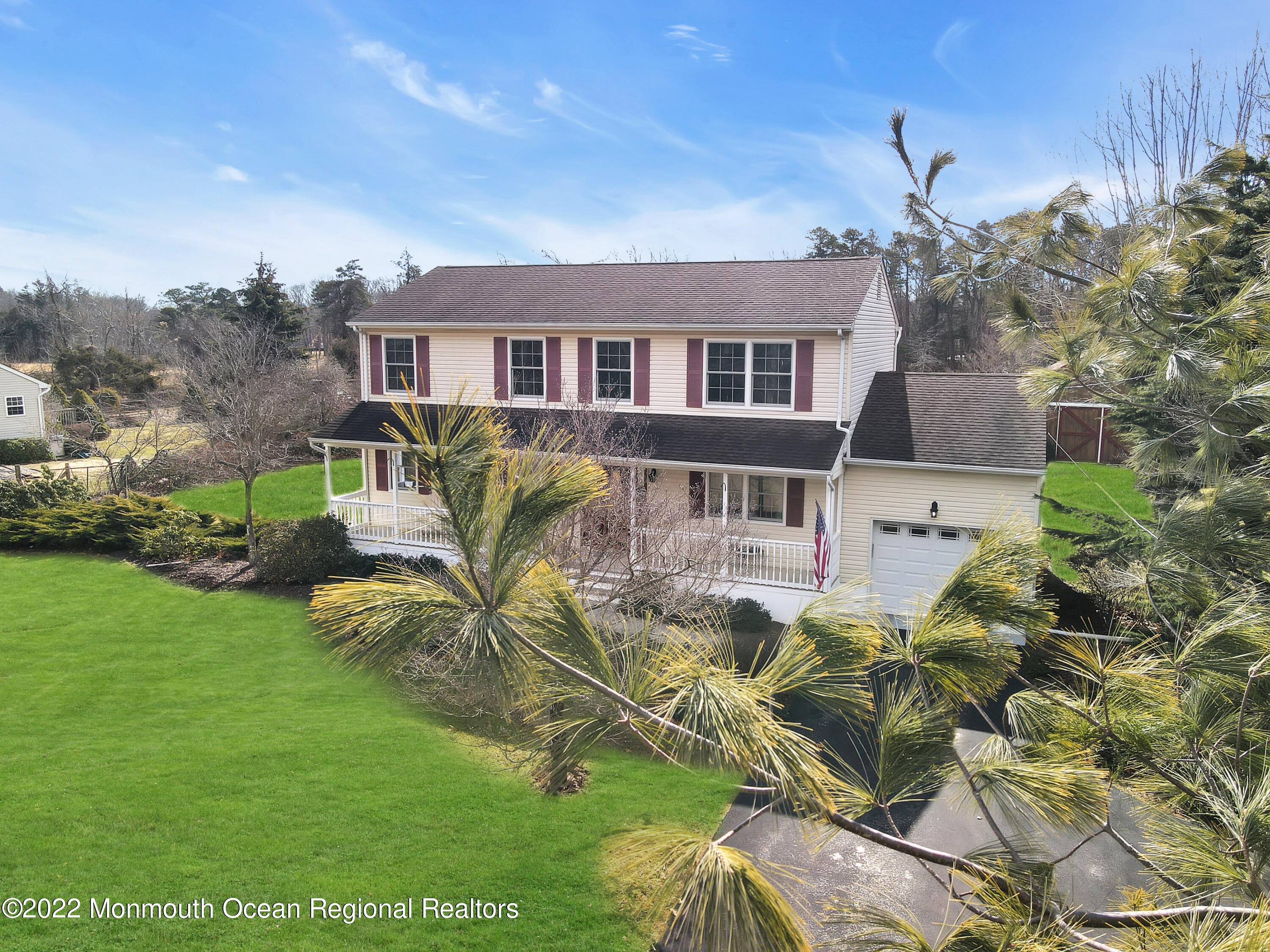 365 W Commodore Boulevard