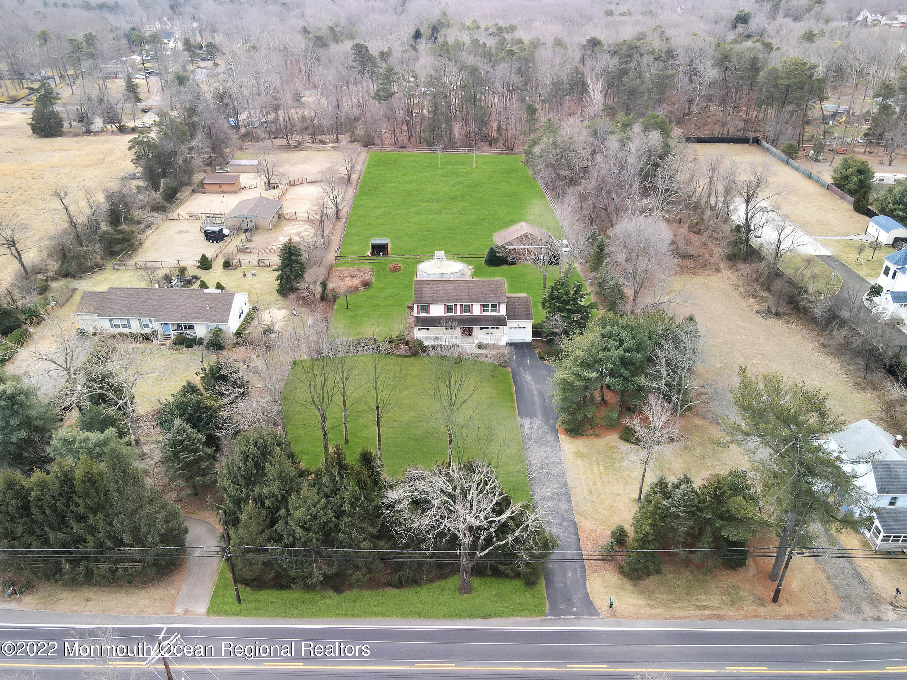 365 W Commodore Boulevard