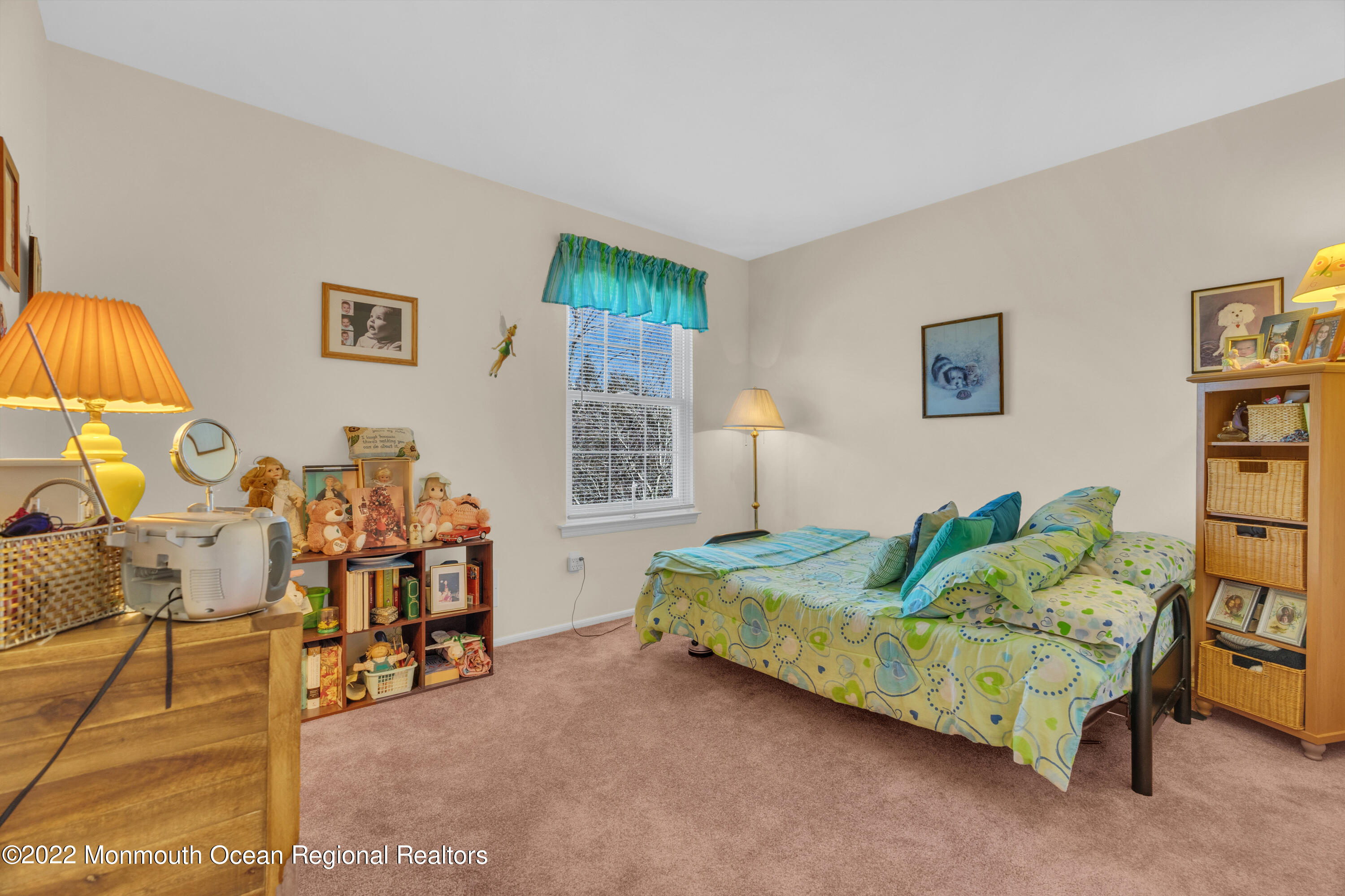 365 W Commodore Boulevard