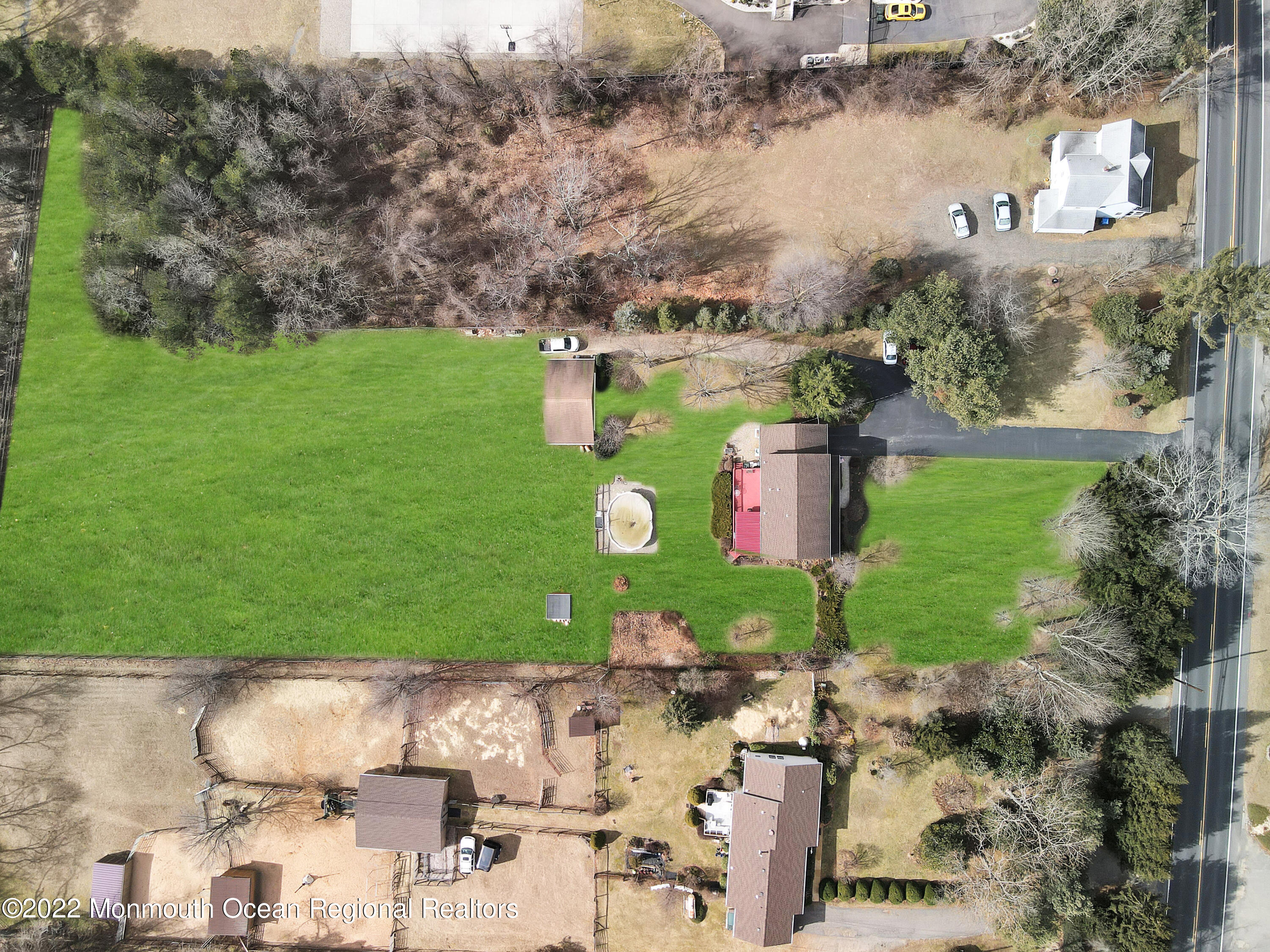 365 W Commodore Boulevard