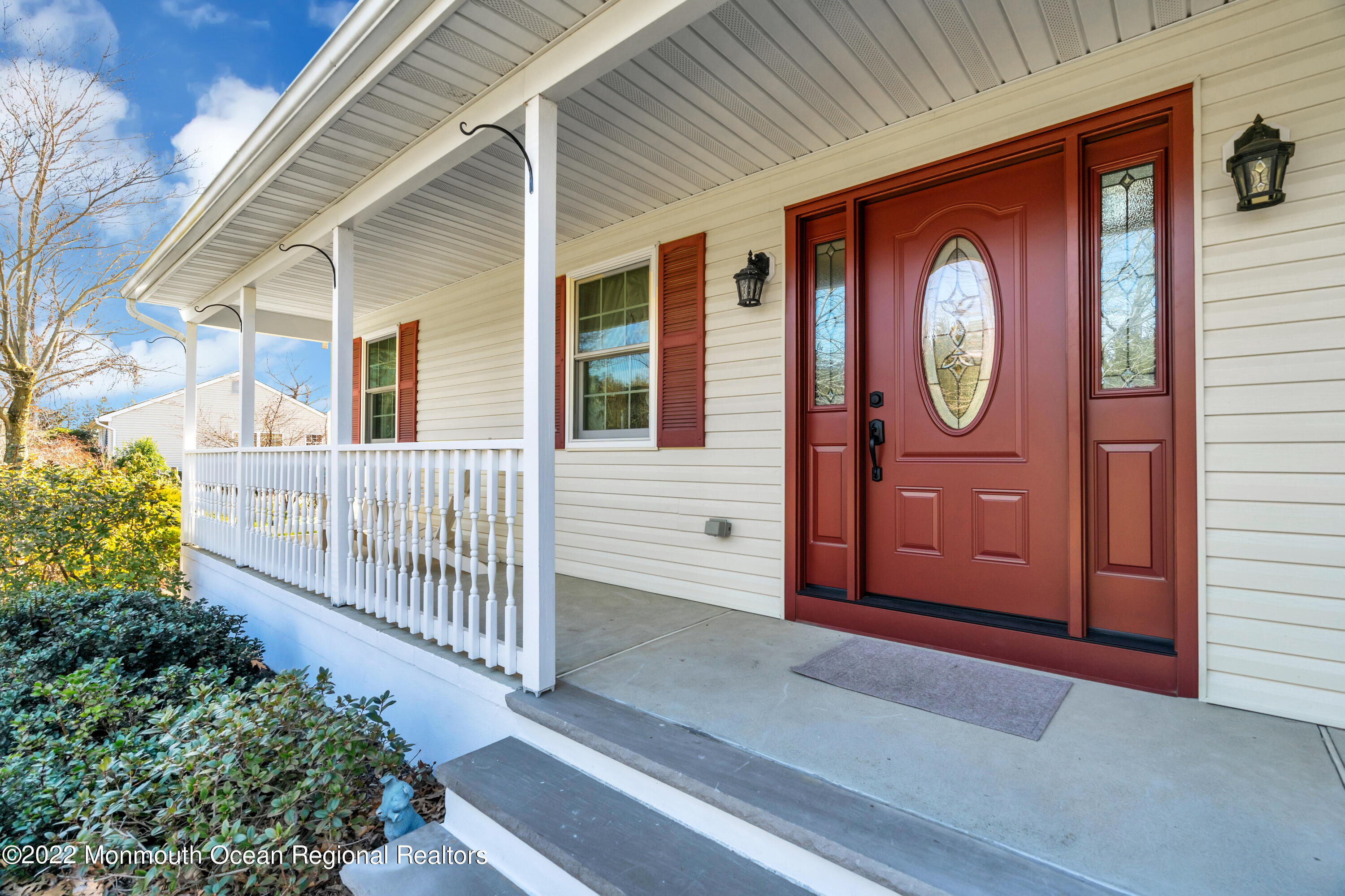 365 W Commodore Boulevard