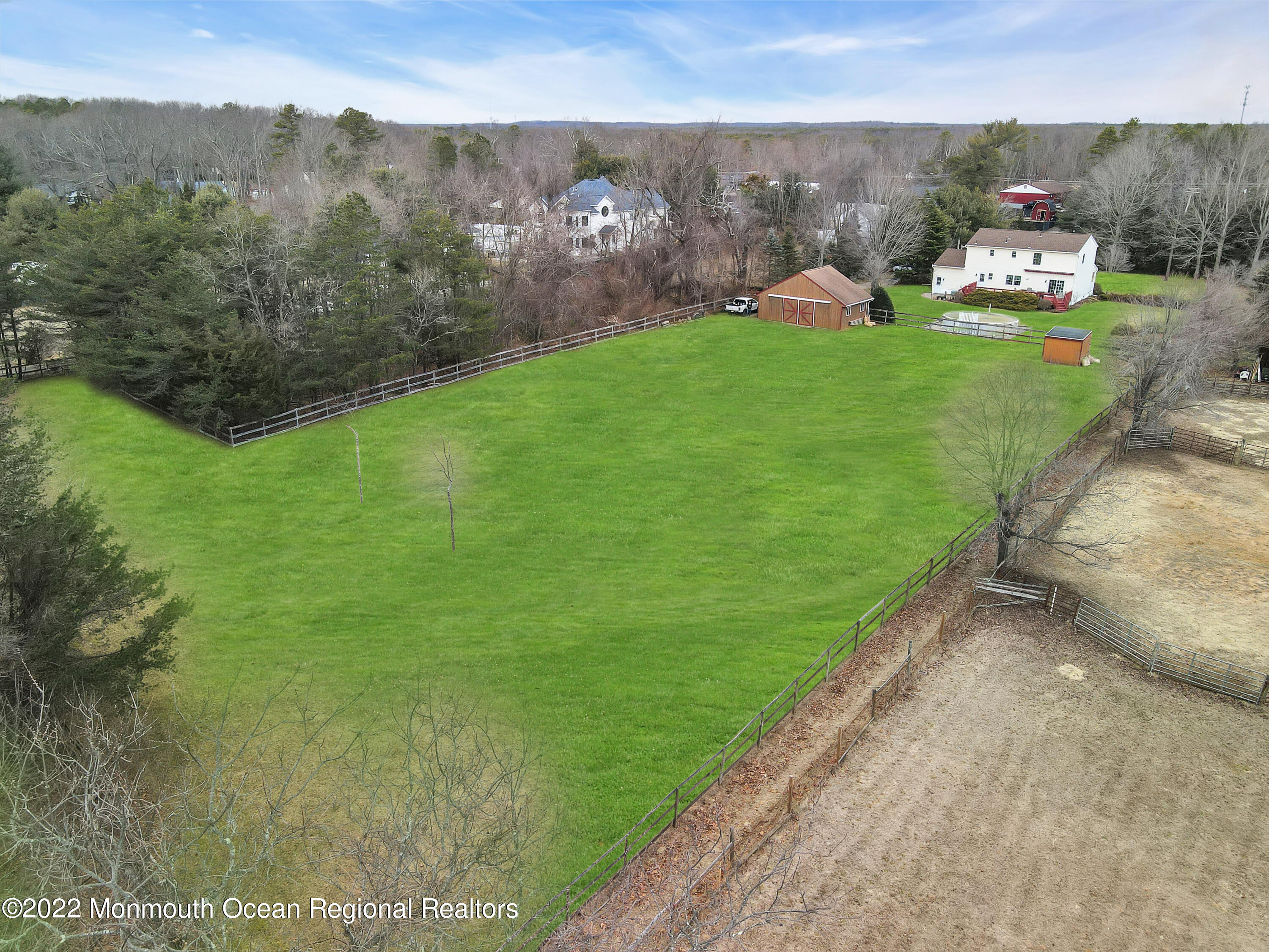 365 W Commodore Boulevard