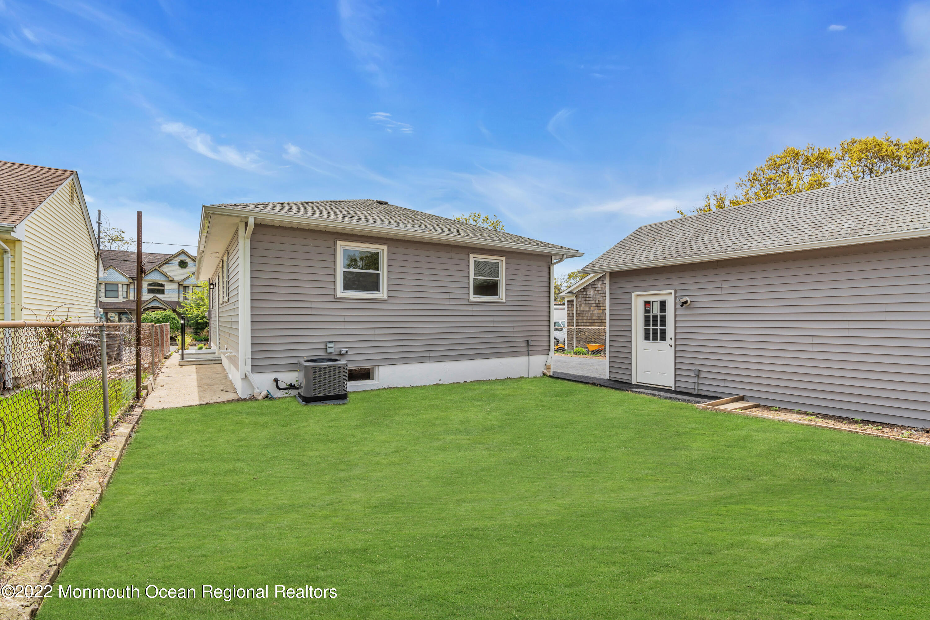 533 Riverwood Avenue