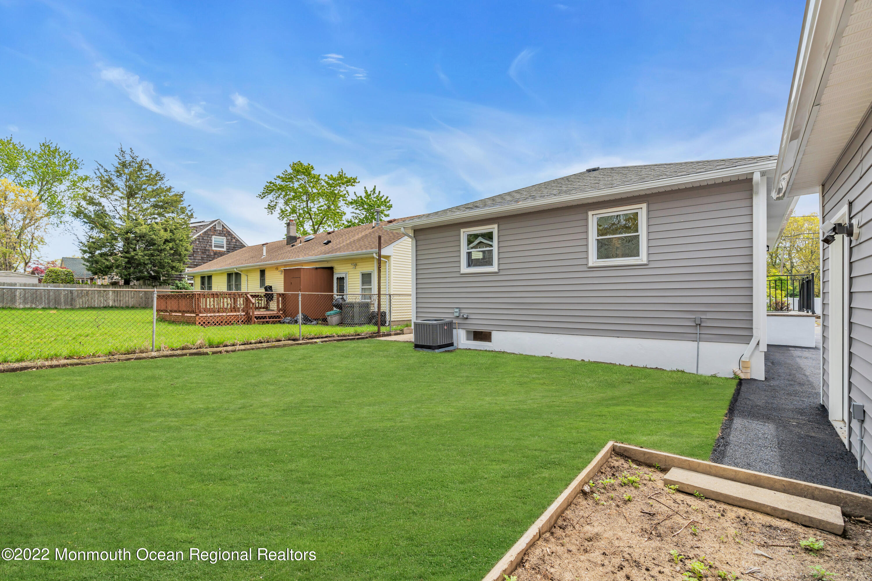 533 Riverwood Avenue