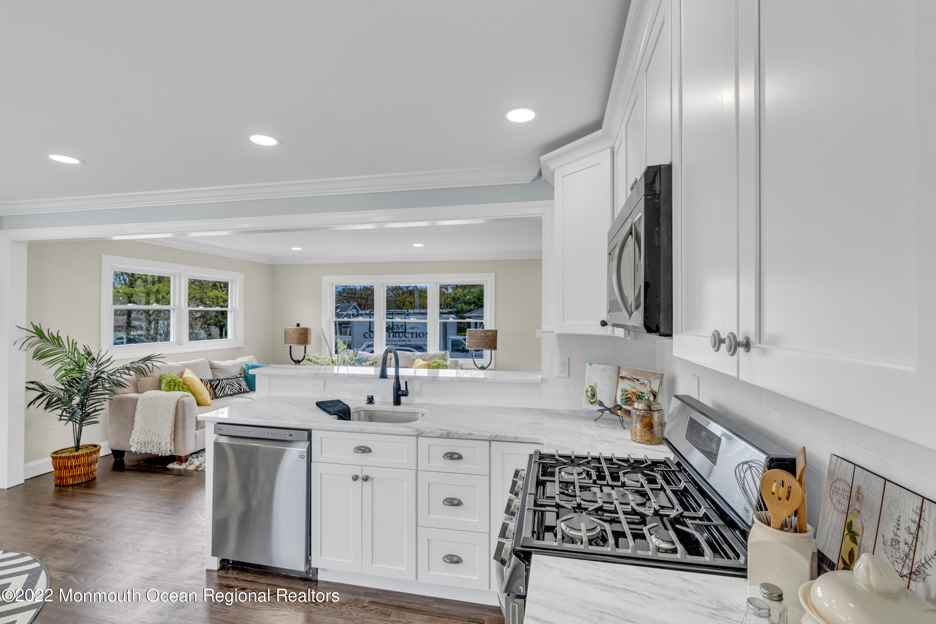 533 Riverwood Avenue