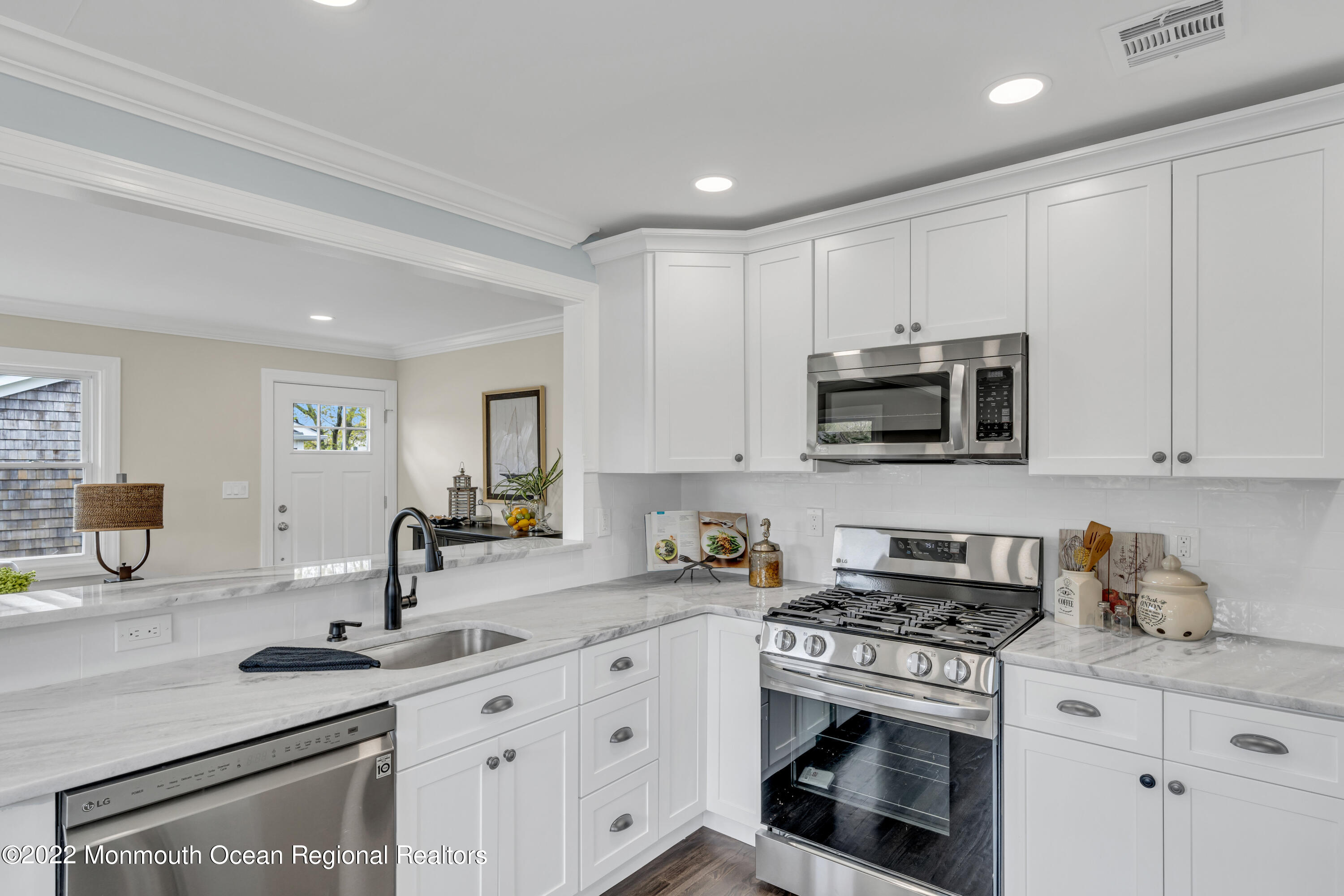 533 Riverwood Avenue