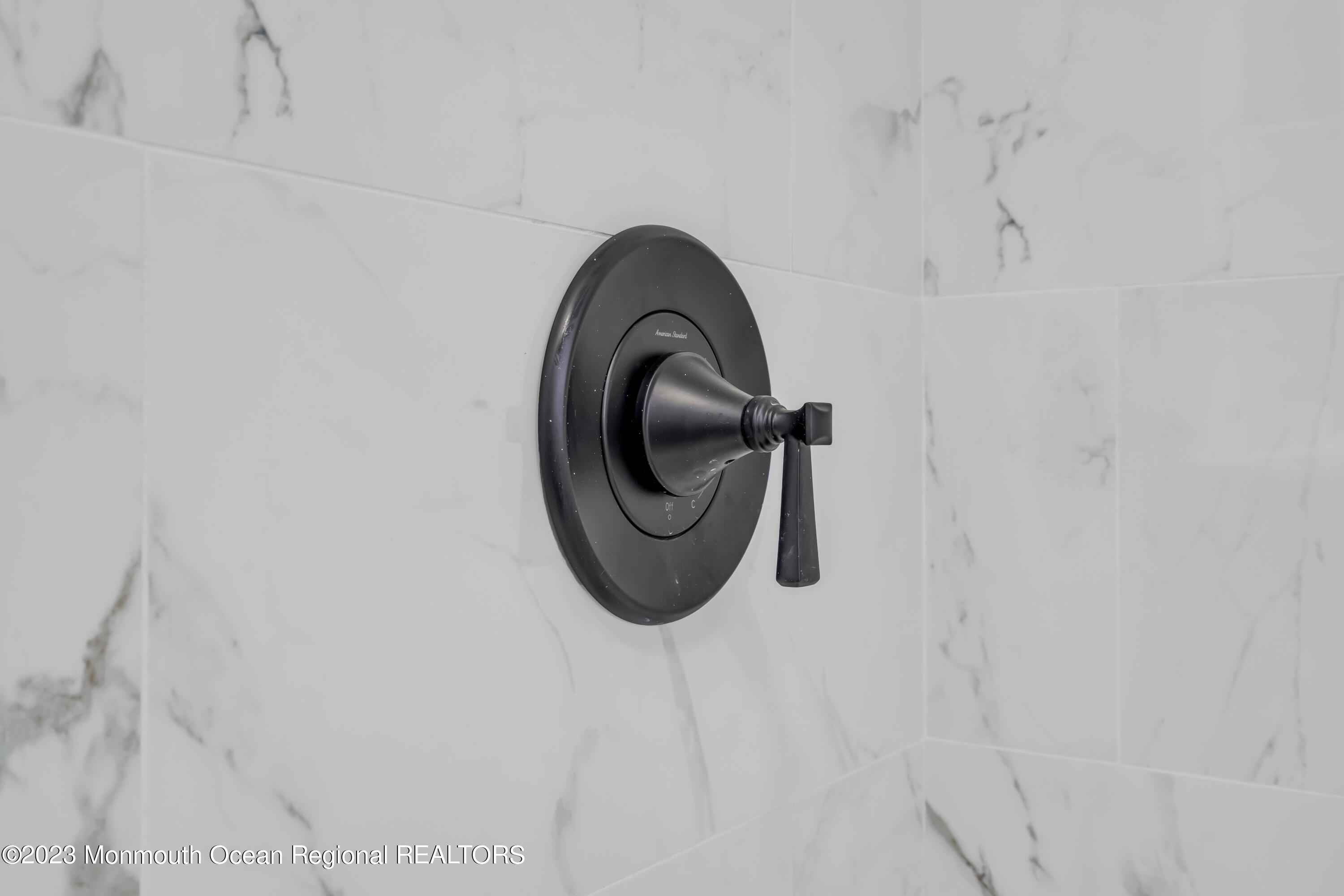 737 Lakehurst Avenue