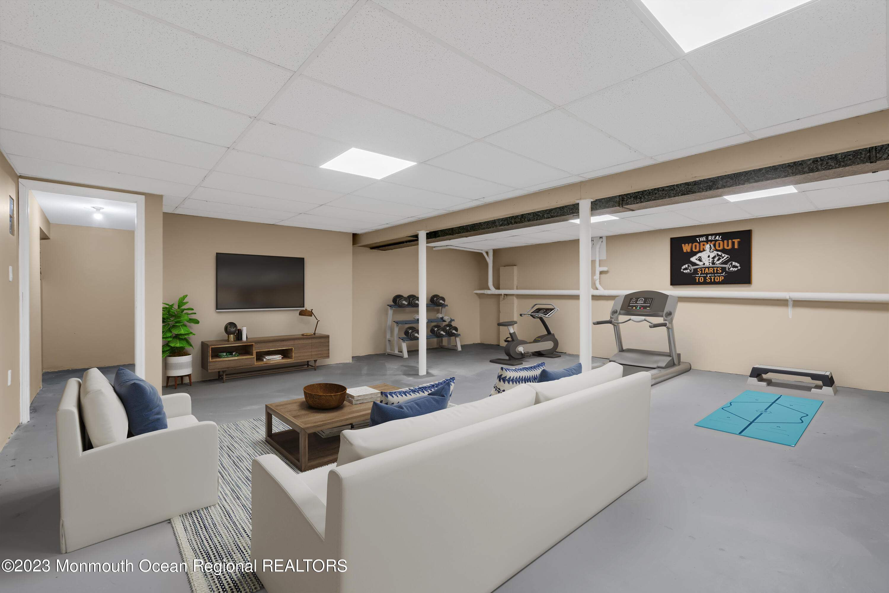 737 Lakehurst Avenue