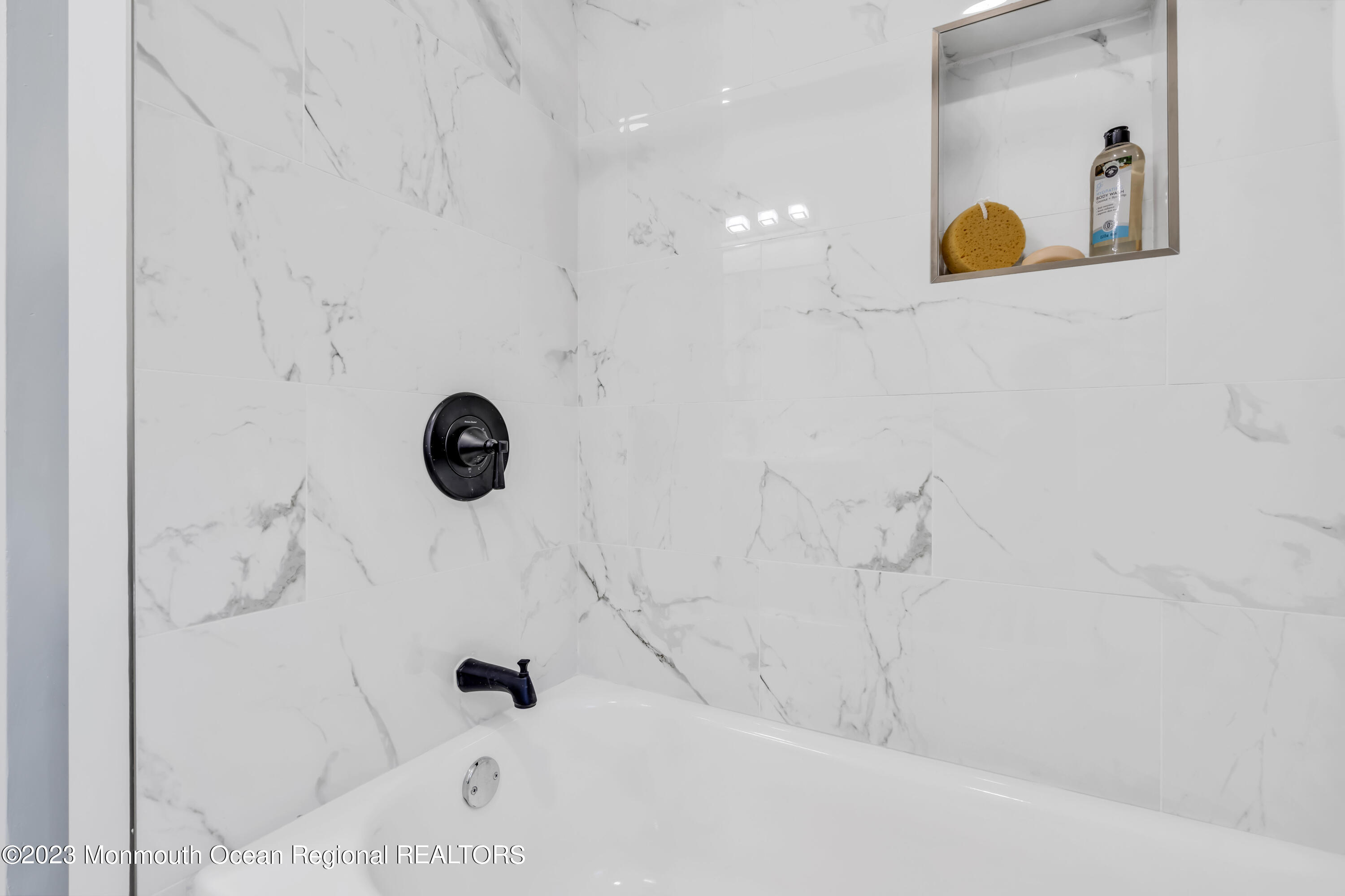 737 Lakehurst Avenue