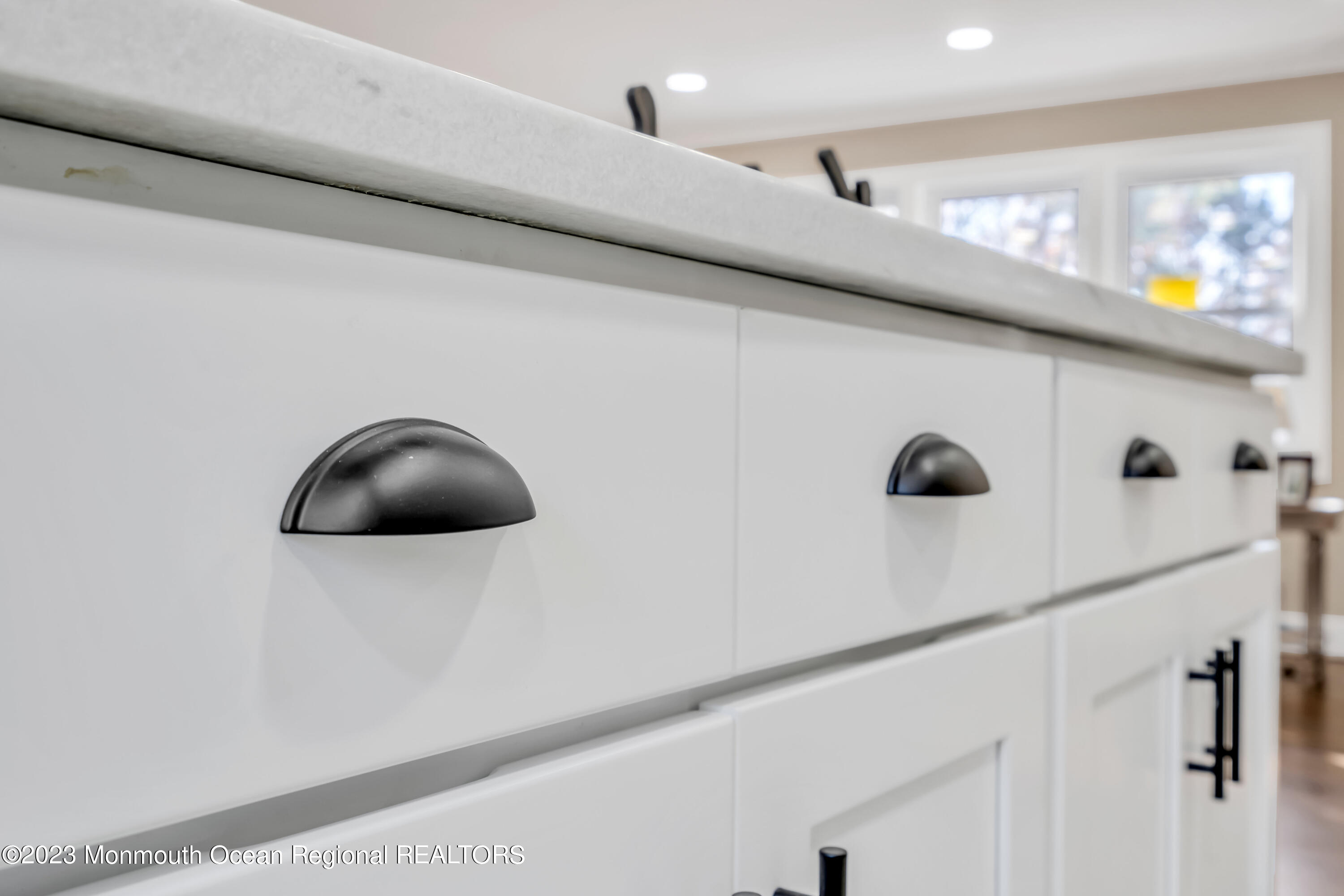 737 Lakehurst Avenue