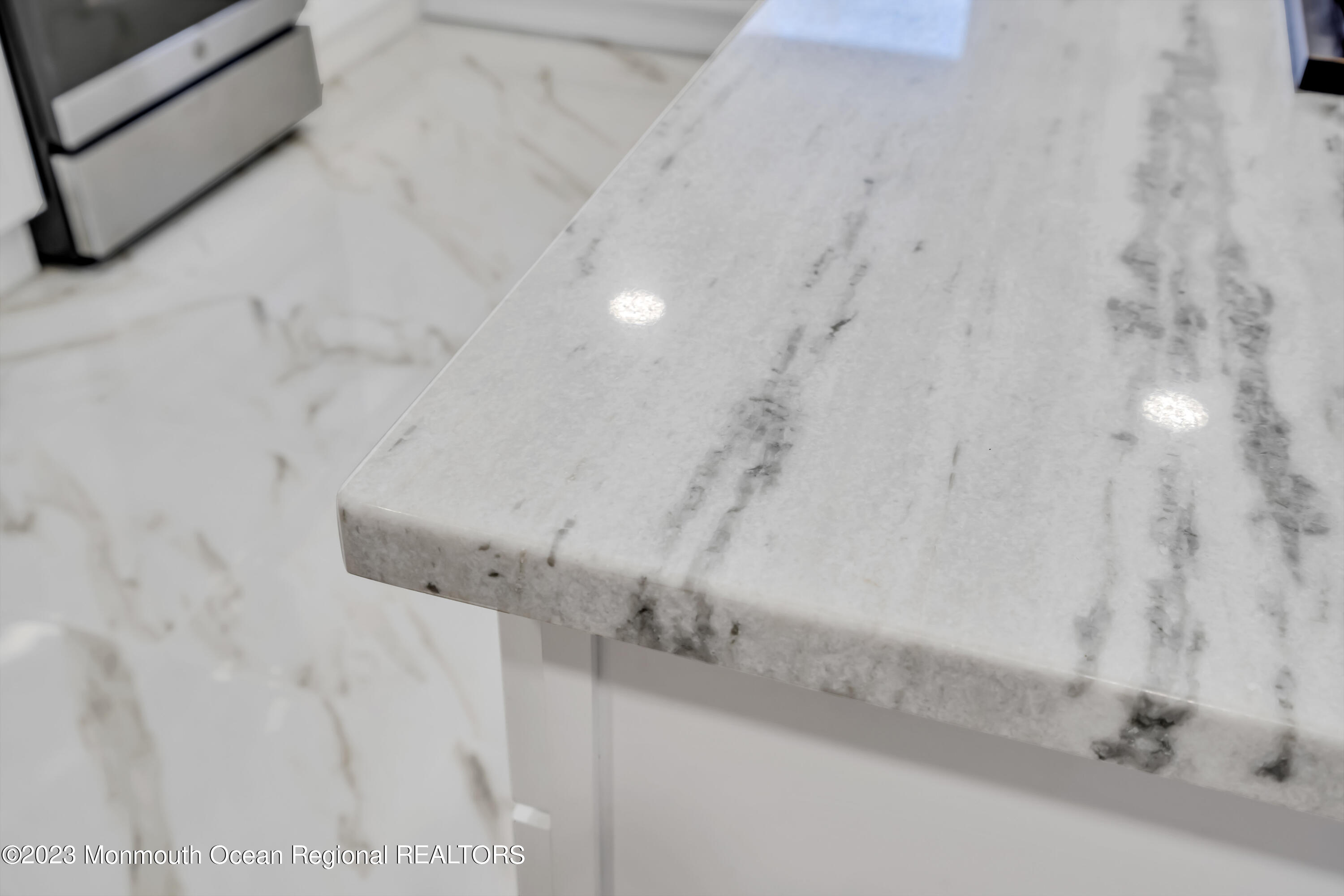 737 Lakehurst Avenue