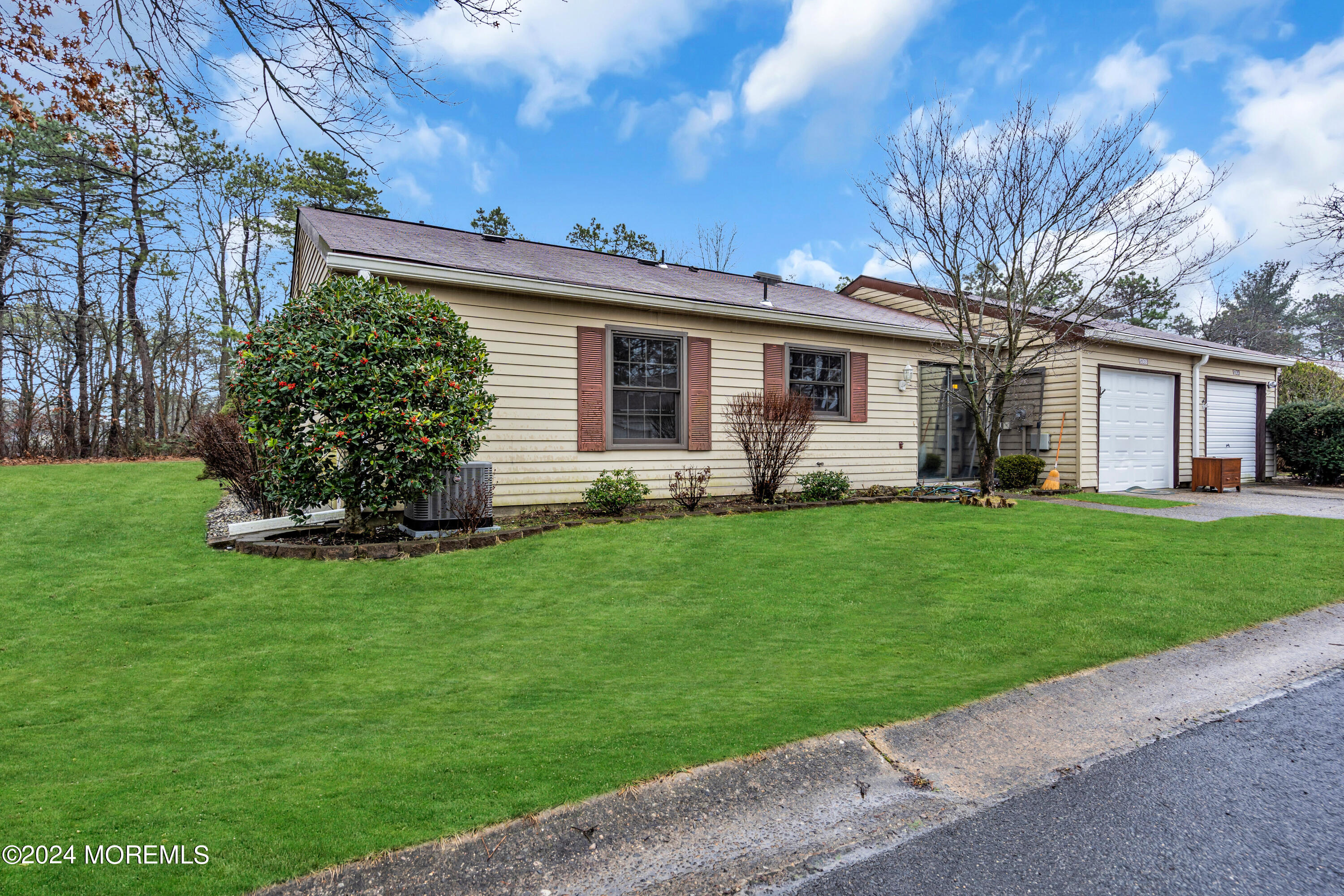 536 Warwick Court, B