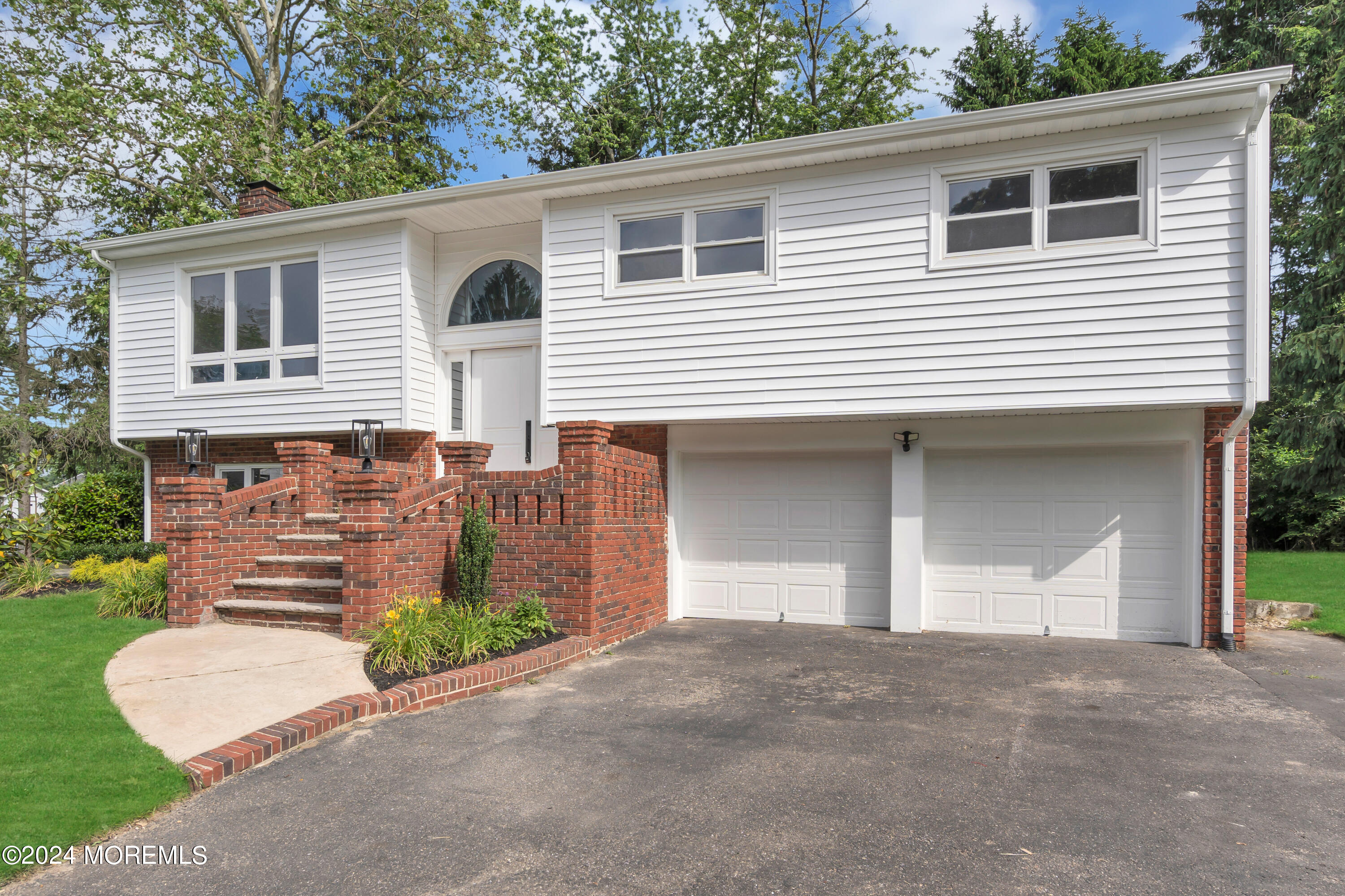 9 E Shadow Lawn Drive