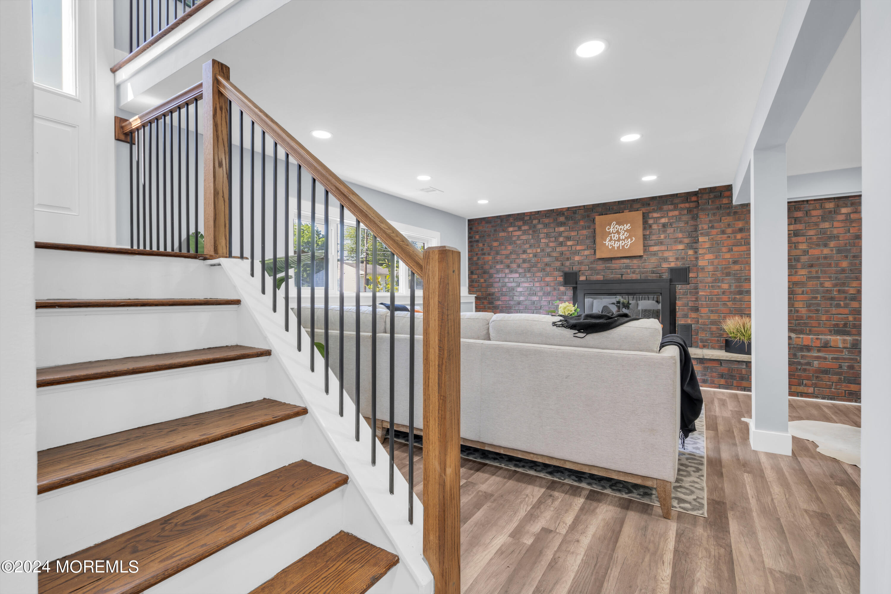 9 E Shadow Lawn Drive