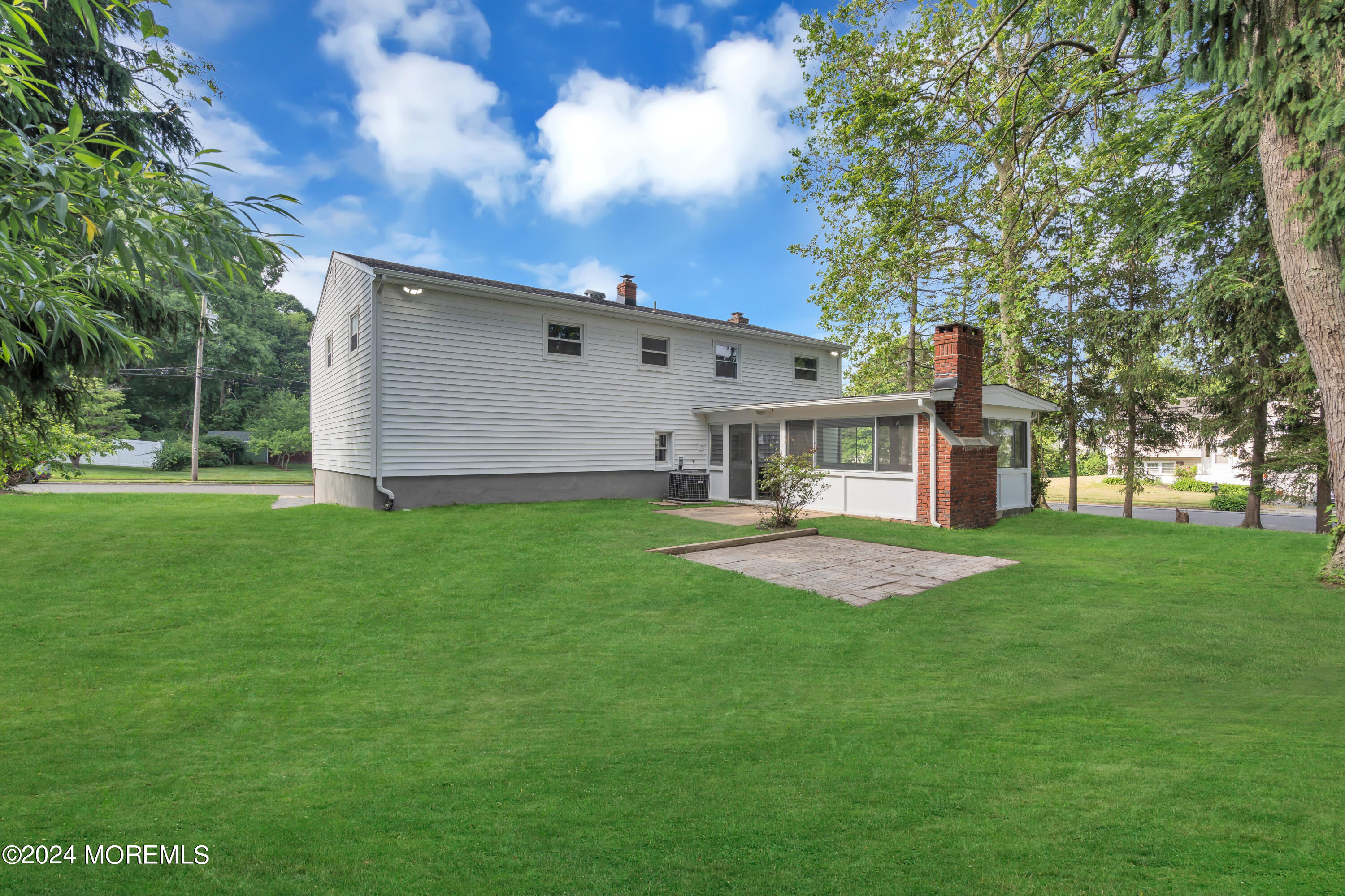 9 E Shadow Lawn Drive