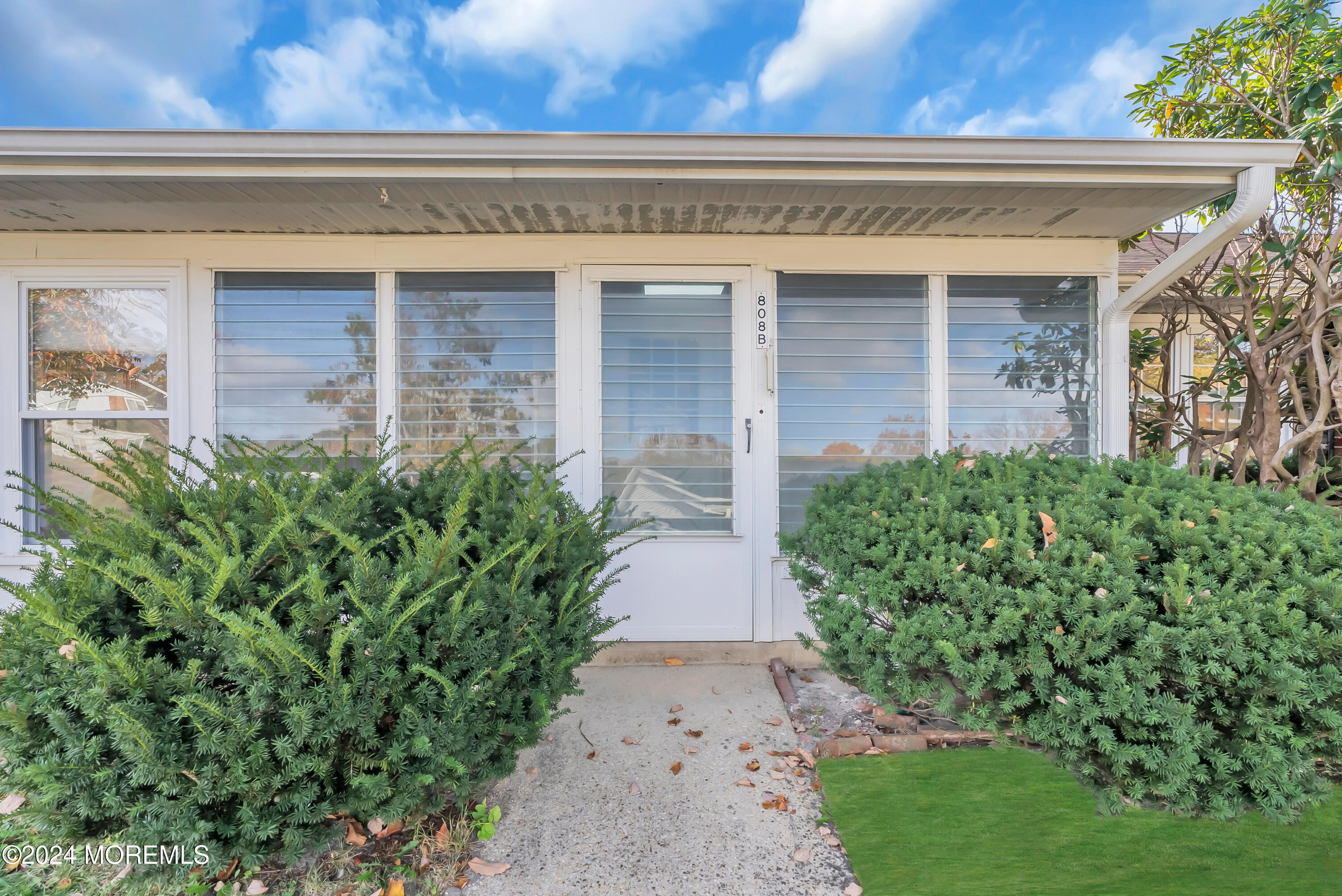 808B Balmoral Court, B