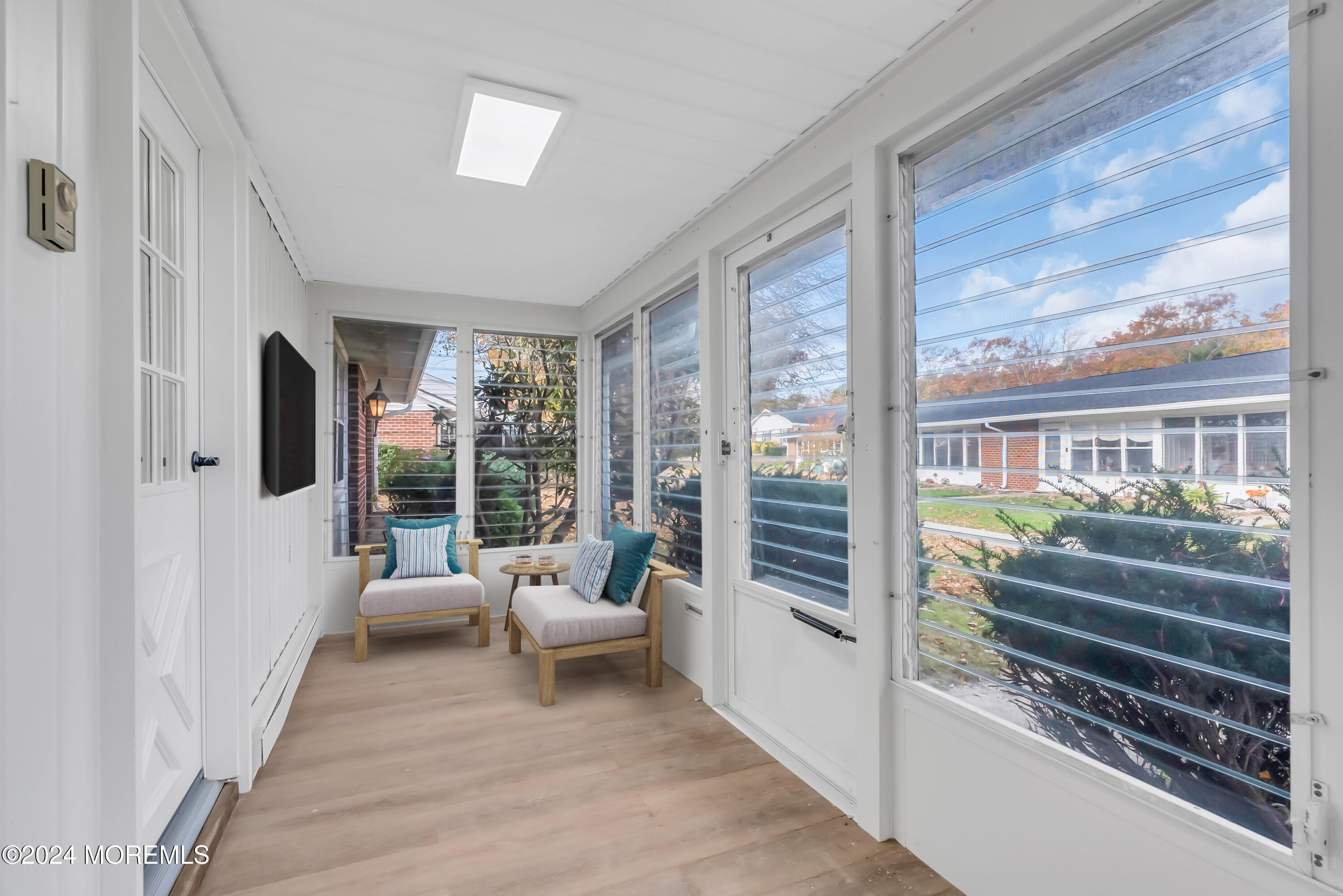 808B Balmoral Court, B