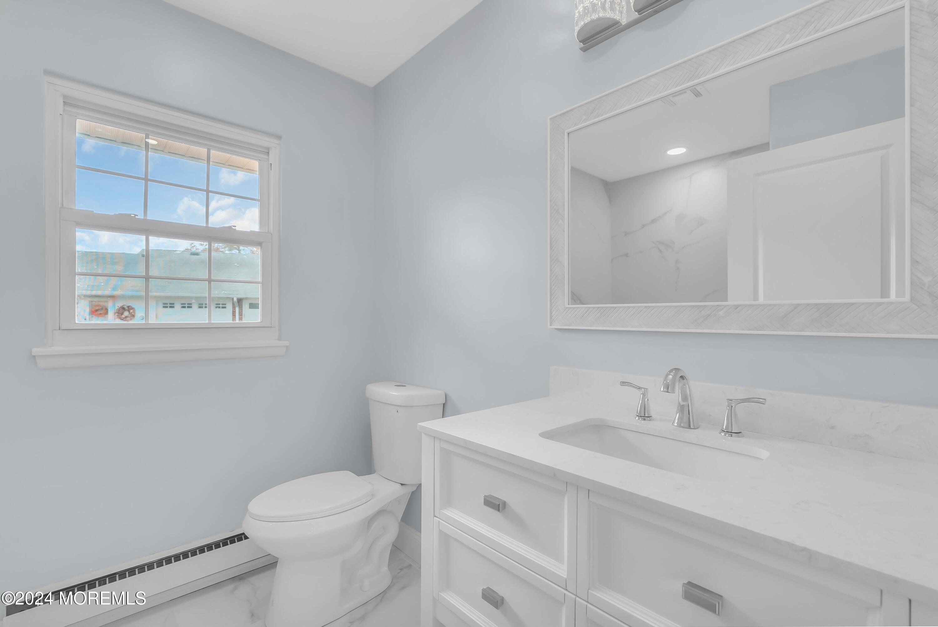 808B Balmoral Court, B