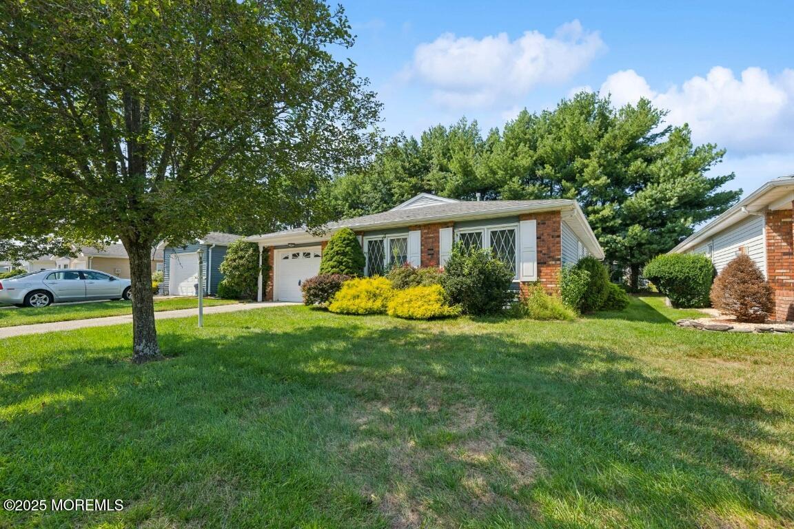 18 Meadowbrook Road, Brick