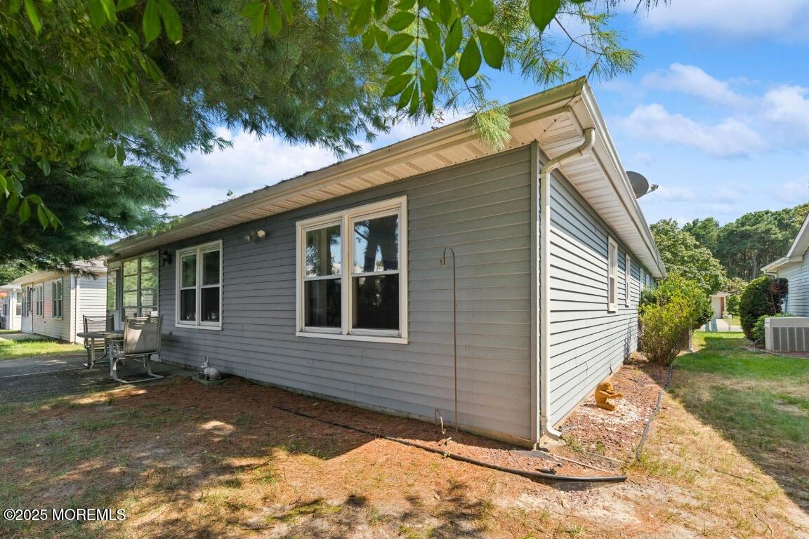 18 Meadowbrook Road, Brick