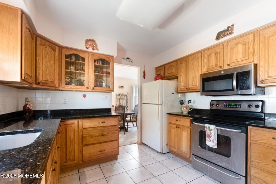 18 Meadowbrook Road, Brick