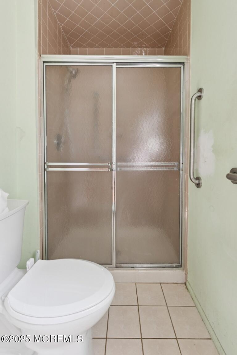 18 Meadowbrook Road, Brick