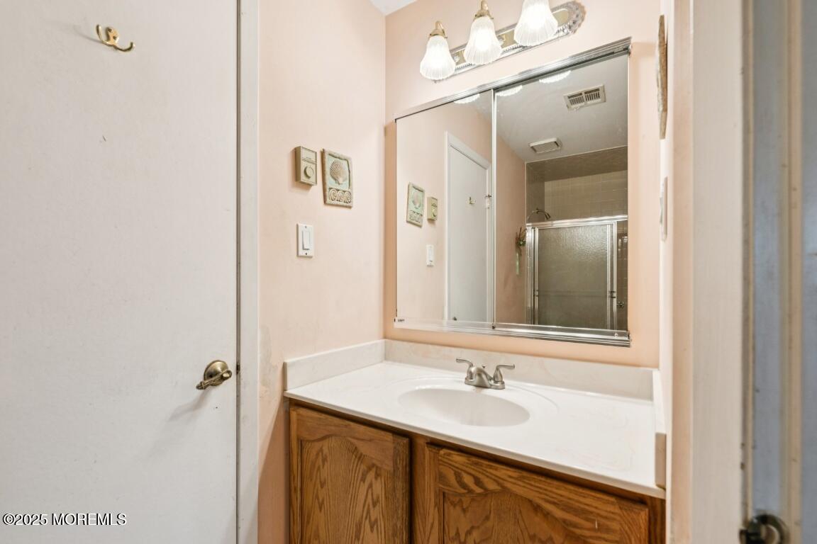 18 Meadowbrook Road, Brick