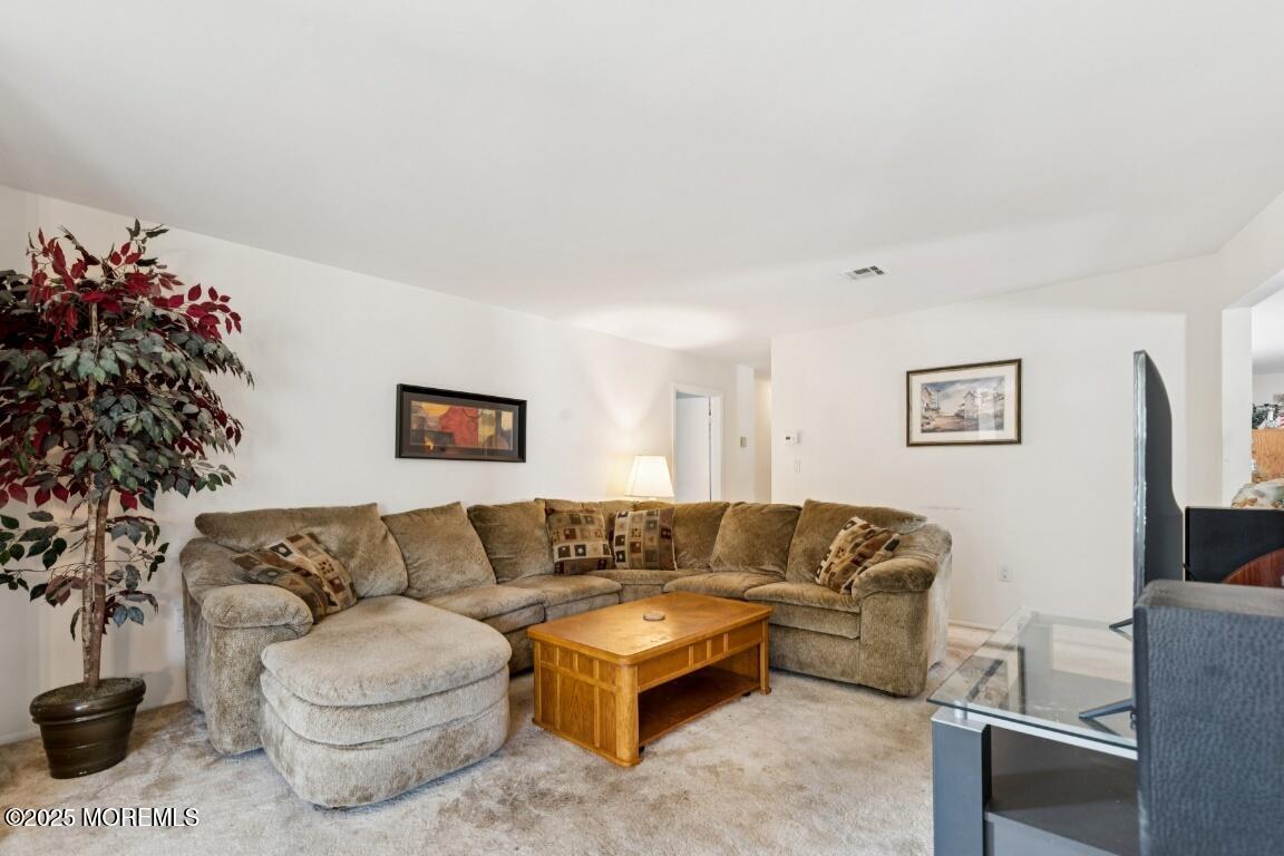 18 Meadowbrook Road, Brick