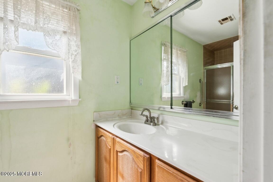 18 Meadowbrook Road, Brick