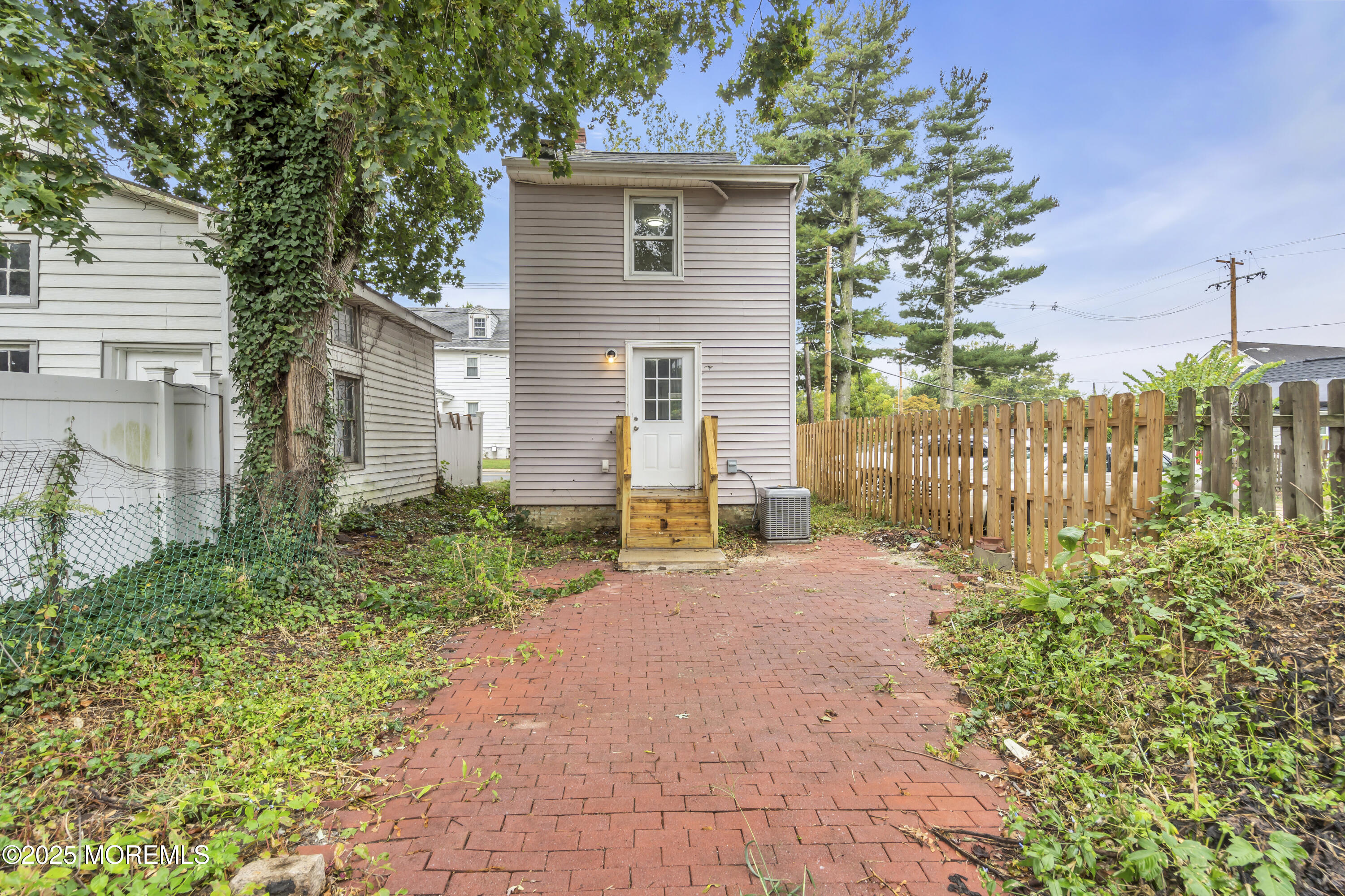 7 Front Street