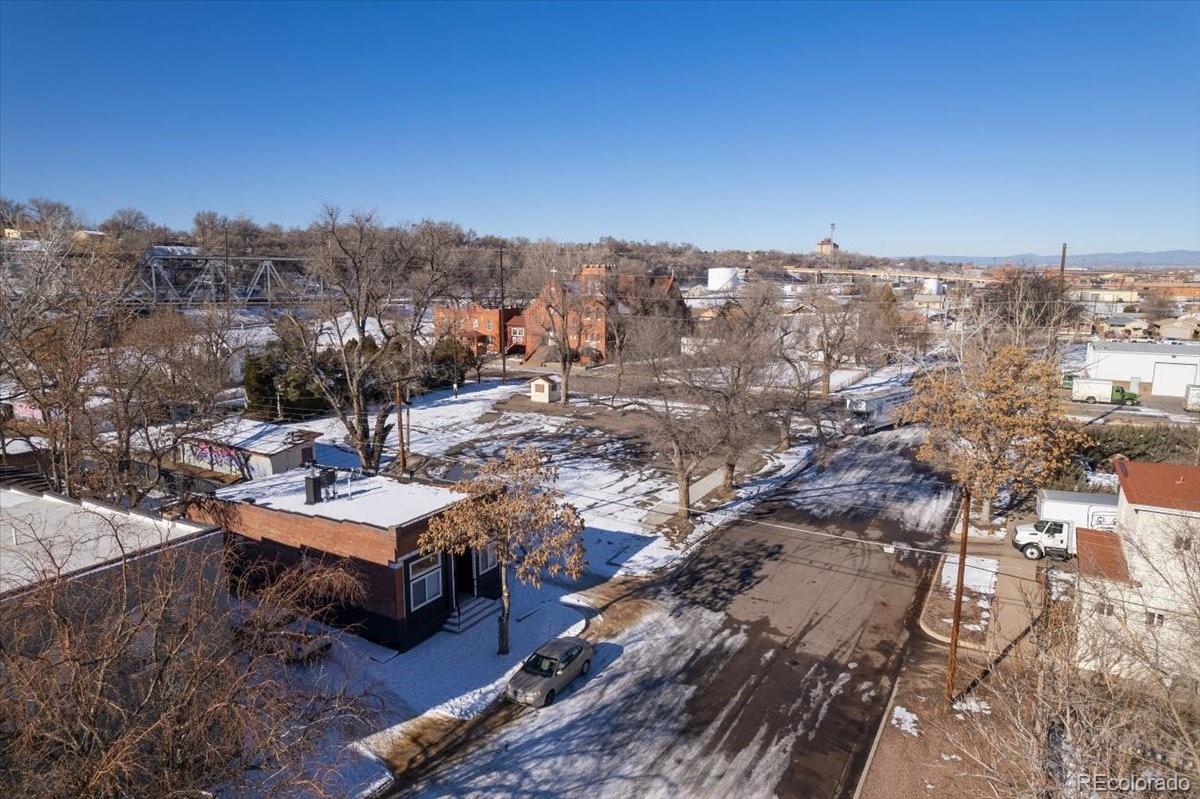 813 E B Street