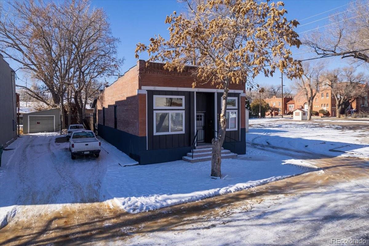 813 E B Street