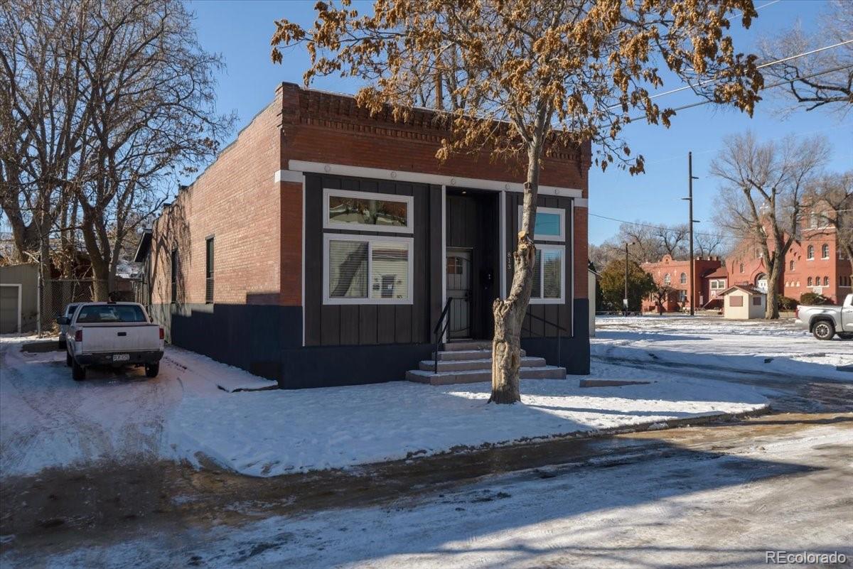 813 E B Street