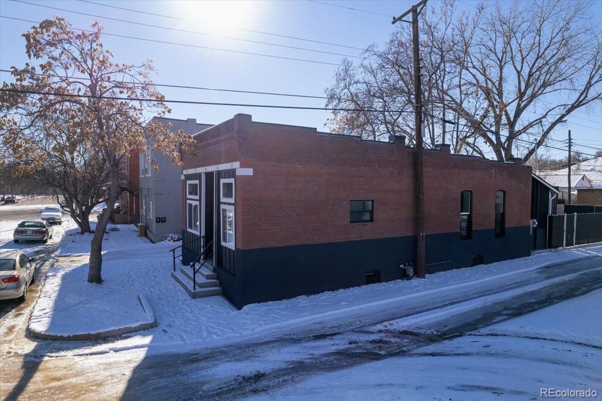 813 E B Street
