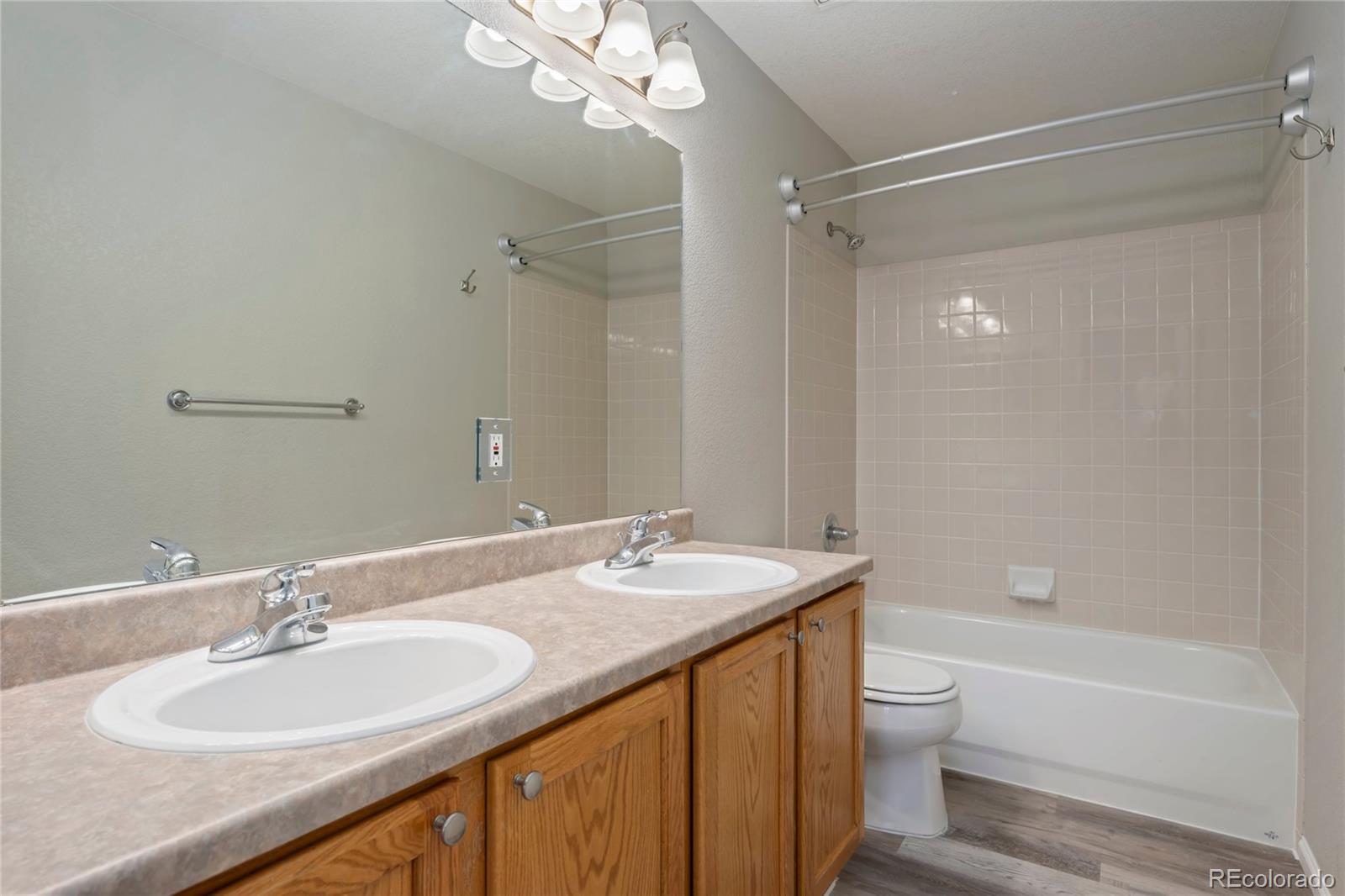 16580 E 104th Place