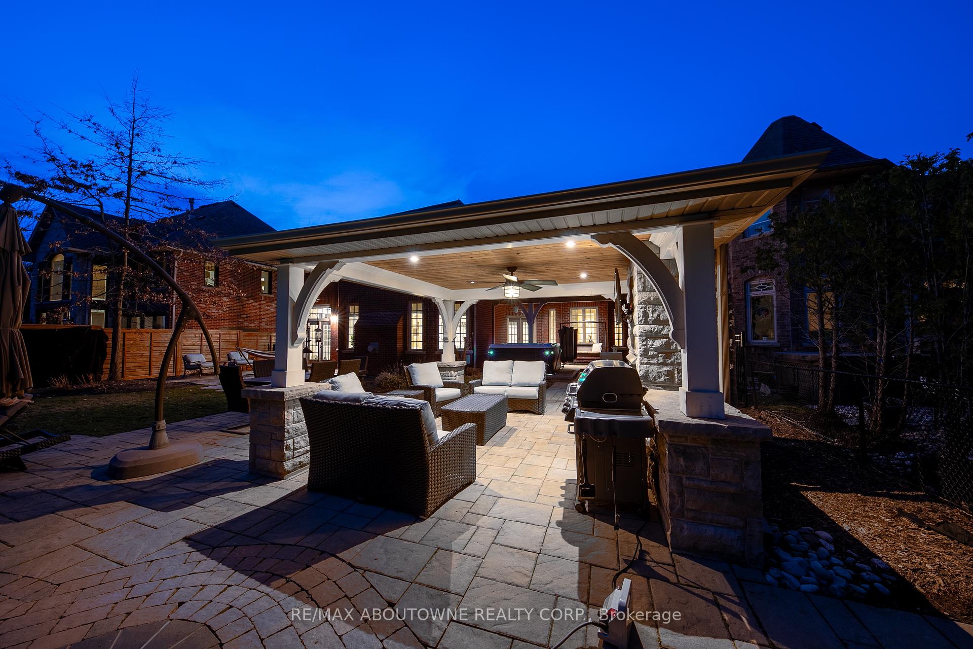 1175 Riverbank Way