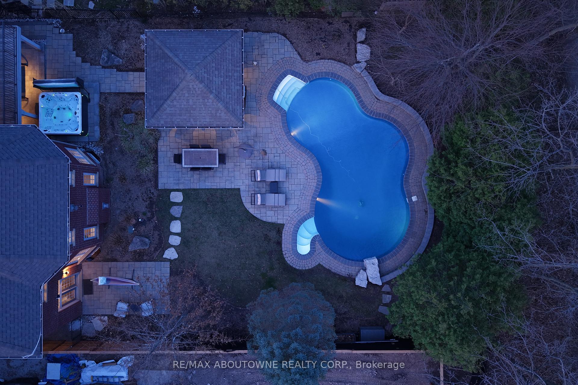 1175 Riverbank Way