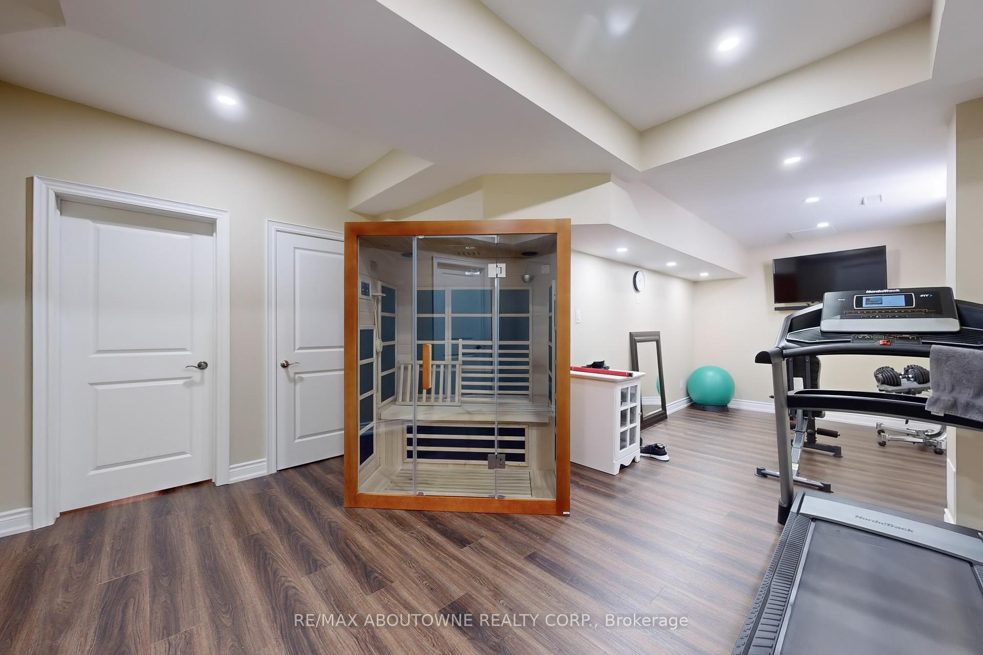 1175 Riverbank Way