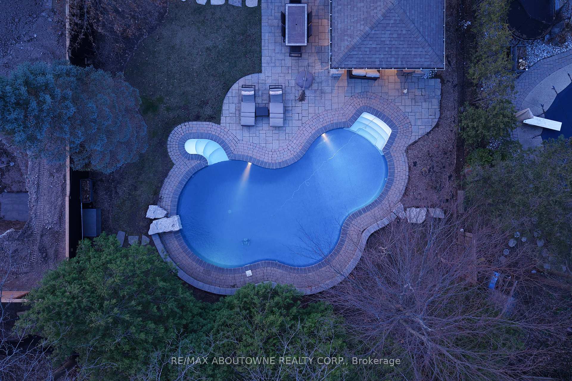 1175 Riverbank Way