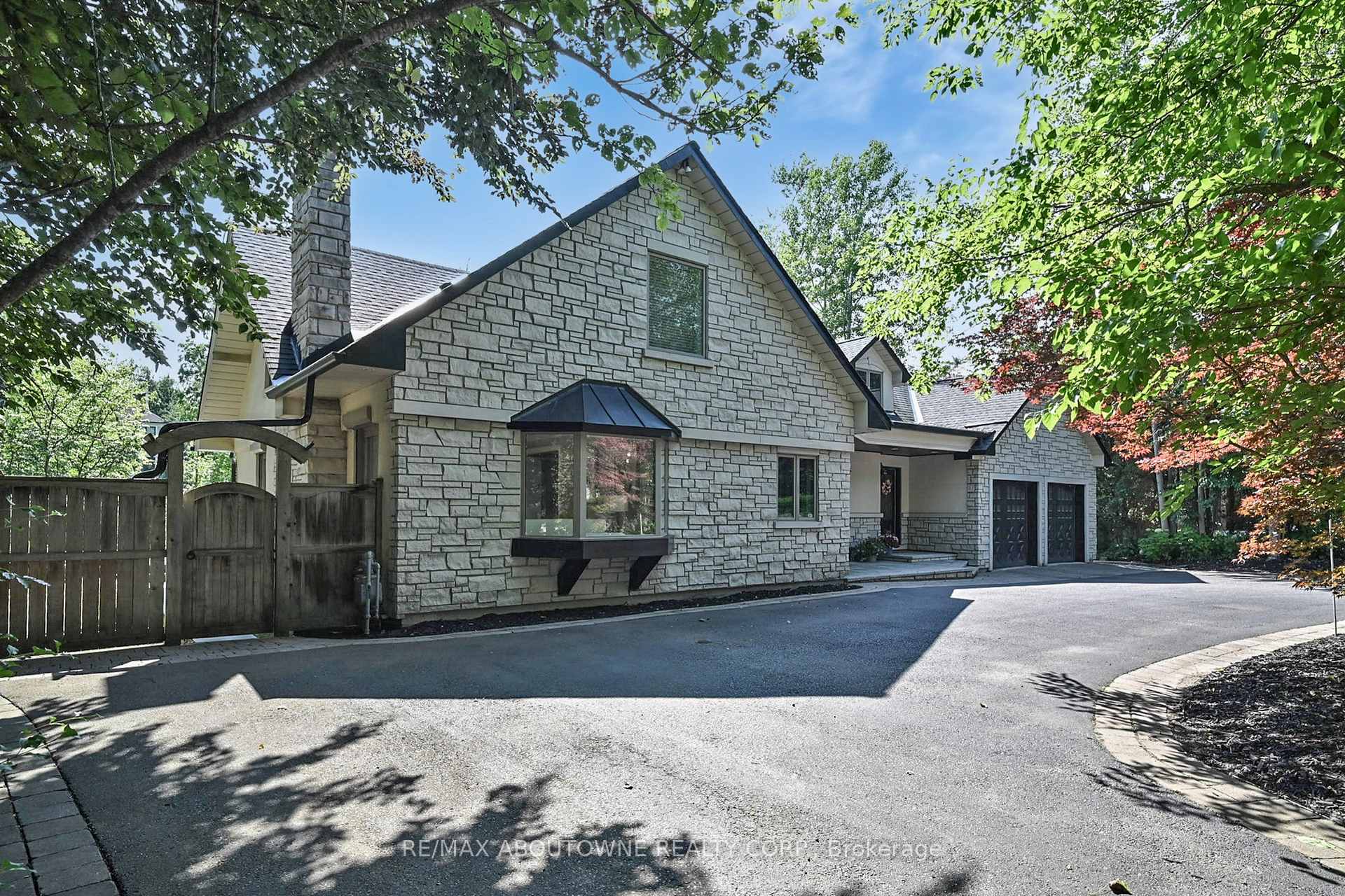 152 Elton Park Road