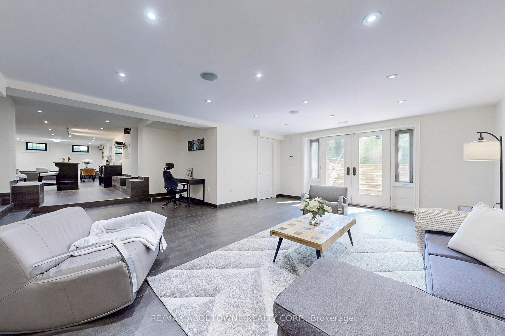 152 Elton Park Road